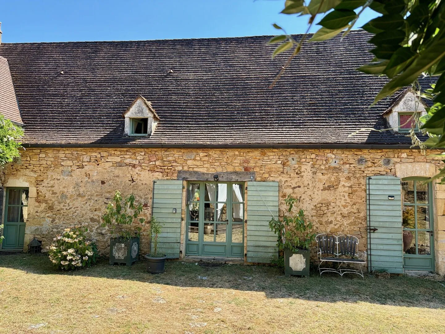 4-Bedroom House with Expansive Garden and Stone Barn in Sarlat-la-Canéda - View image 24 of 39