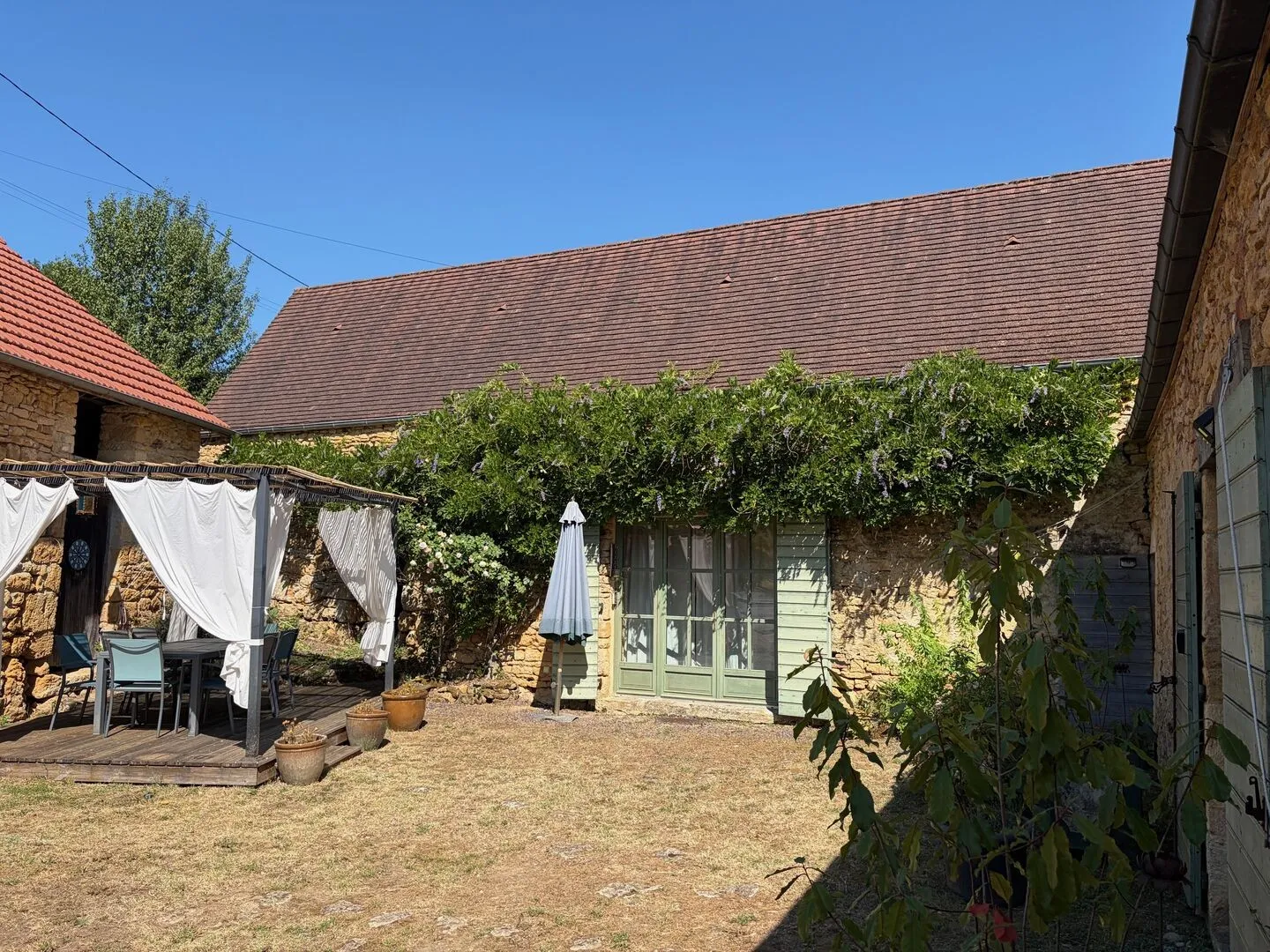4-Bedroom House with Expansive Garden and Stone Barn in Sarlat-la-Canéda - View image 37 of 39