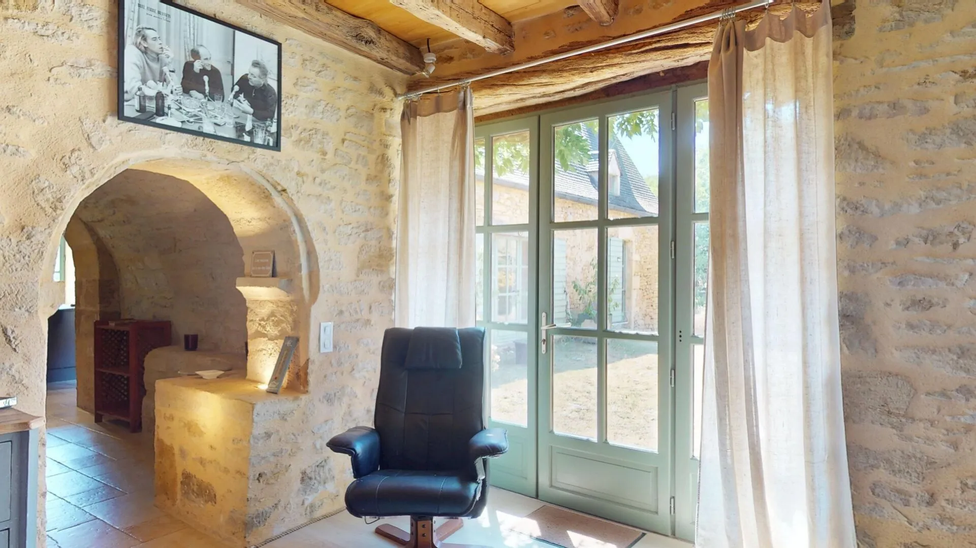 4-Bedroom House with Expansive Garden and Stone Barn in Sarlat-la-Canéda - View image 38 of 39