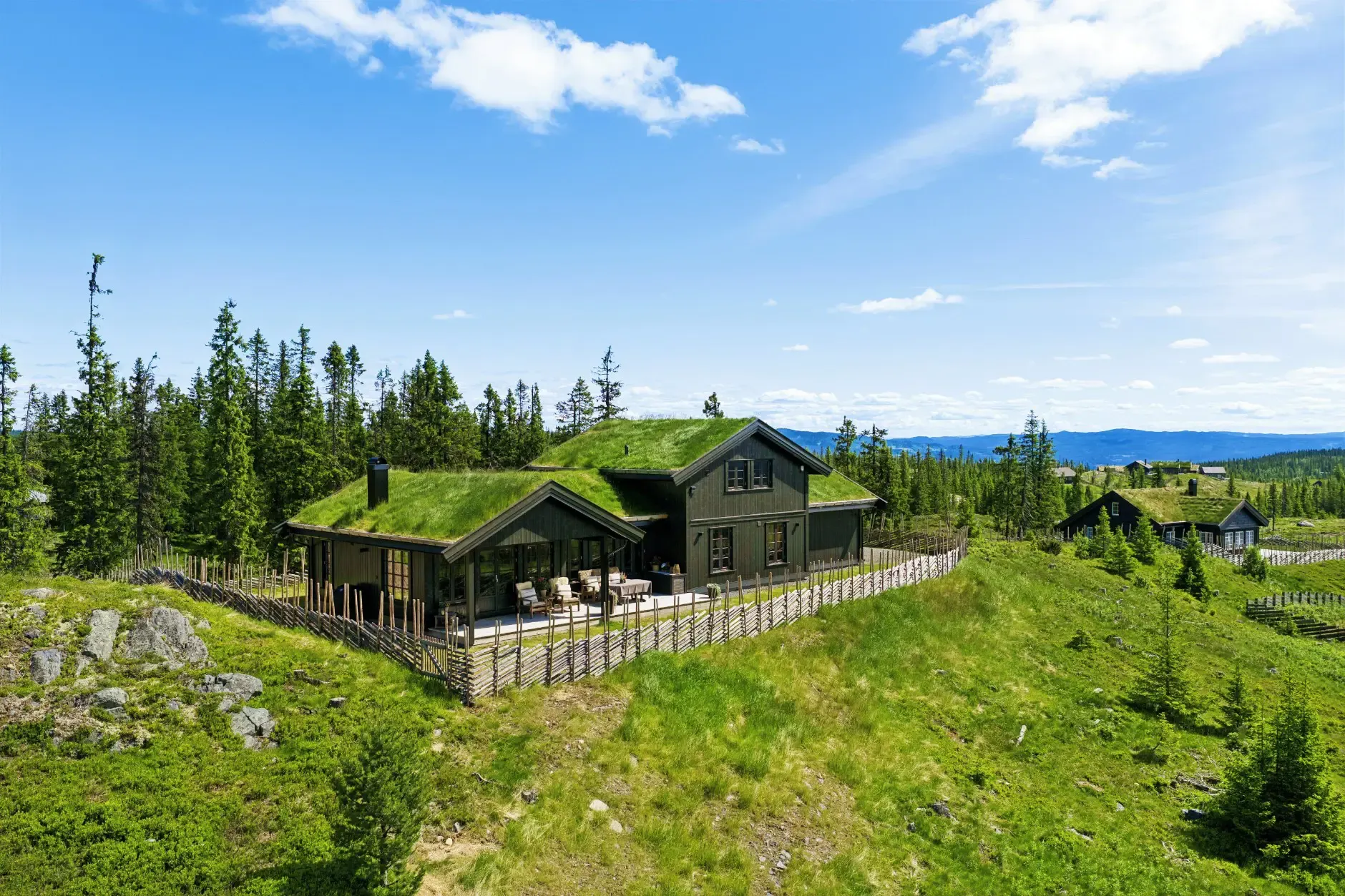 Modern 5-Bedroom Country House in Bagn with Panoramic Views and Solar Benefits - Image 2