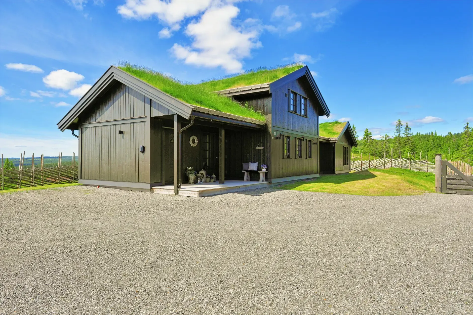 Modern 5-Bedroom Country House in Bagn with Panoramic Views and Solar Benefits - Image 3