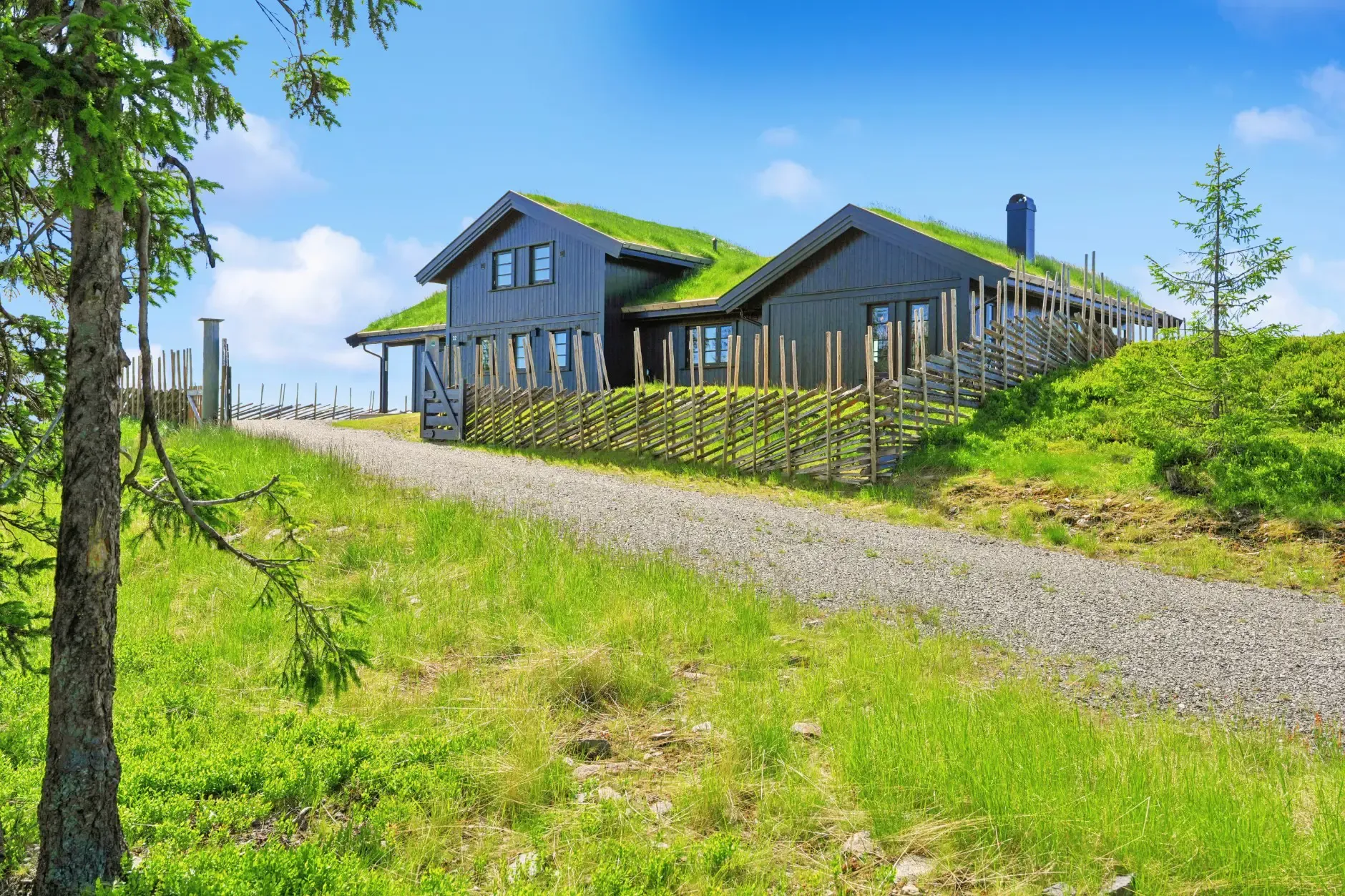 Modern 5-Bedroom Country House in Bagn with Panoramic Views and Solar Benefits - Image 4