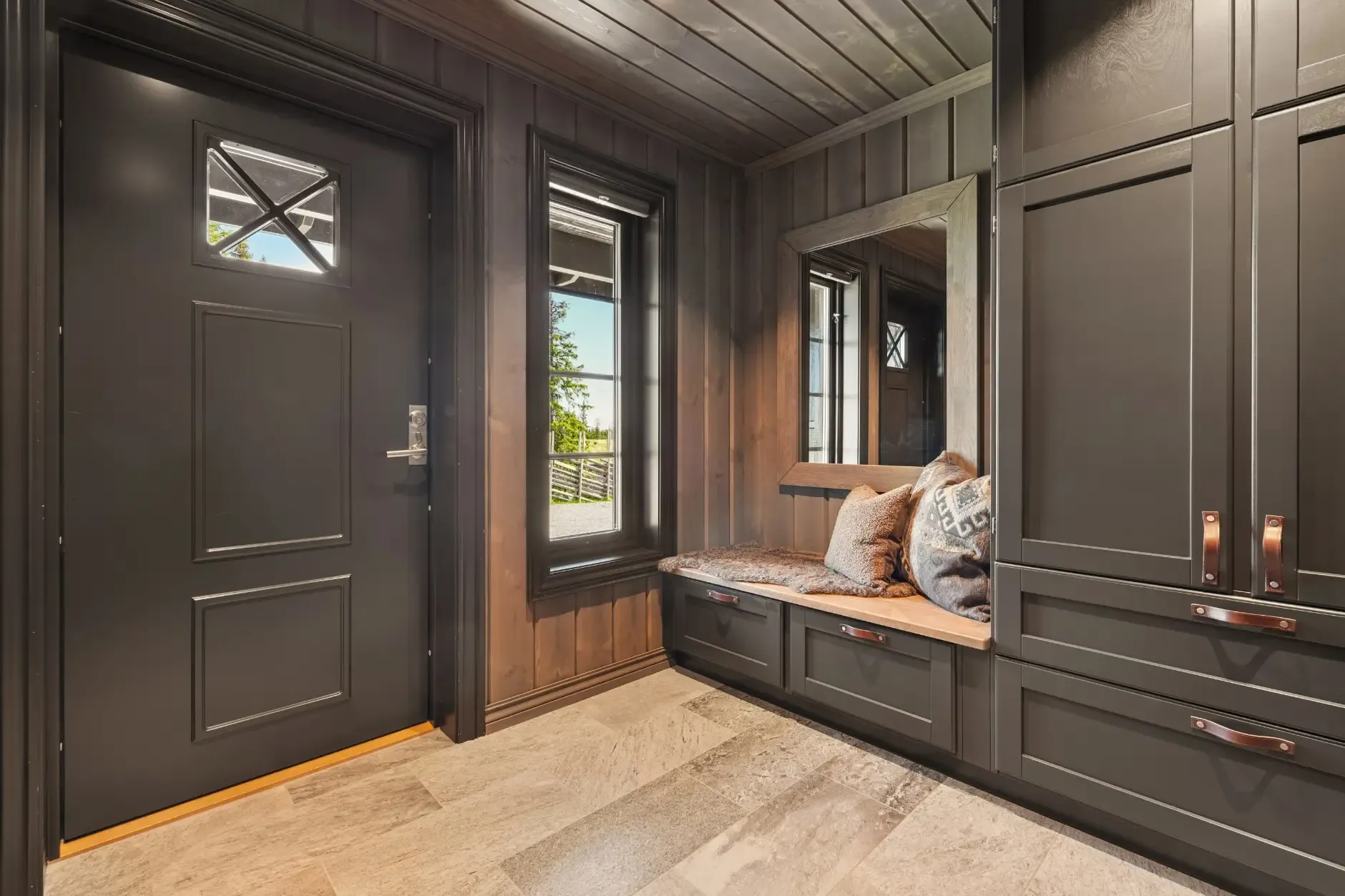 Modern 5-Bedroom Country House in Bagn with Panoramic Views and Solar Benefits - View image 11 of 38
