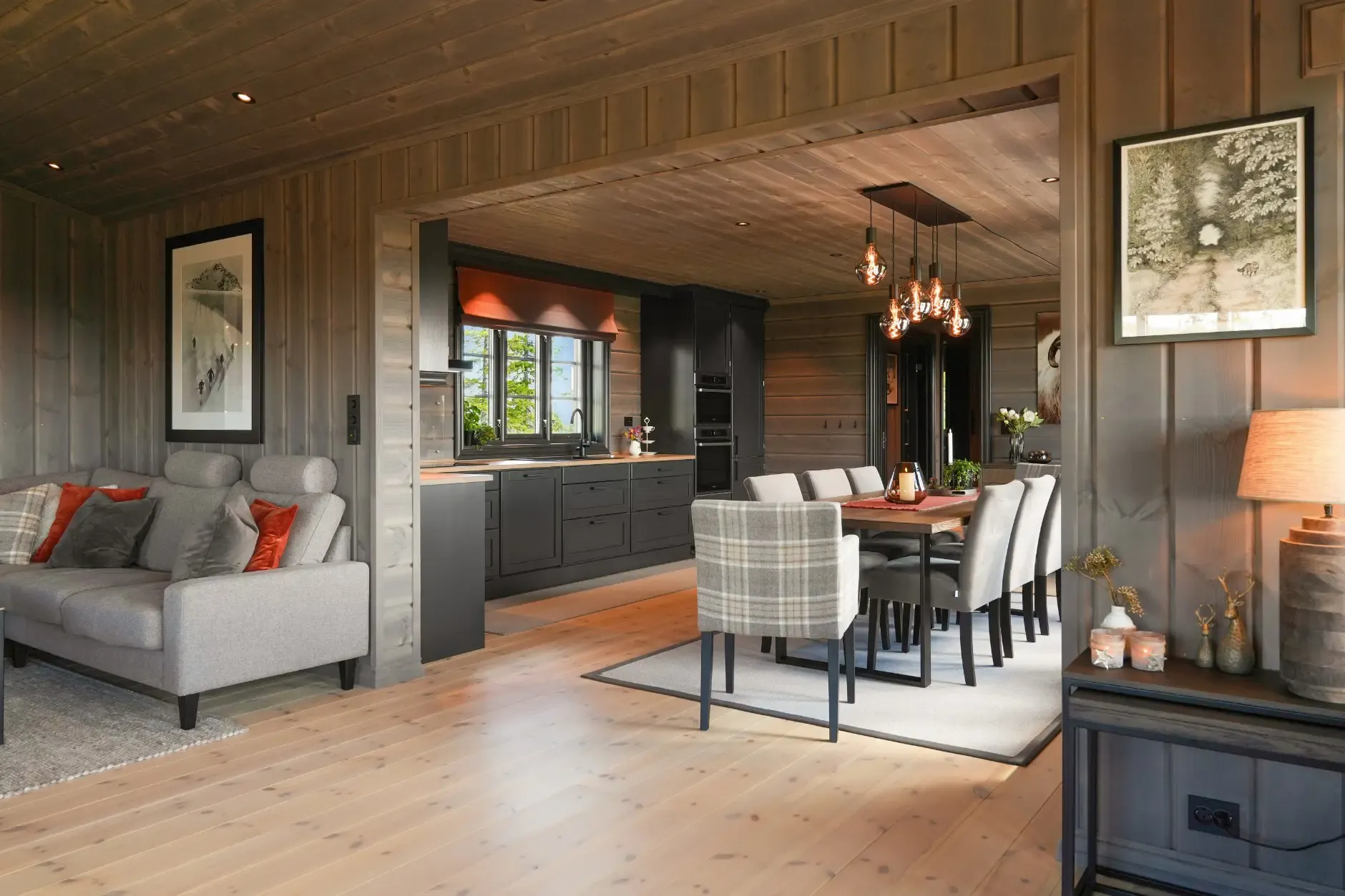 Modern 5-Bedroom Country House in Bagn with Panoramic Views and Solar Benefits - View image 18 of 38