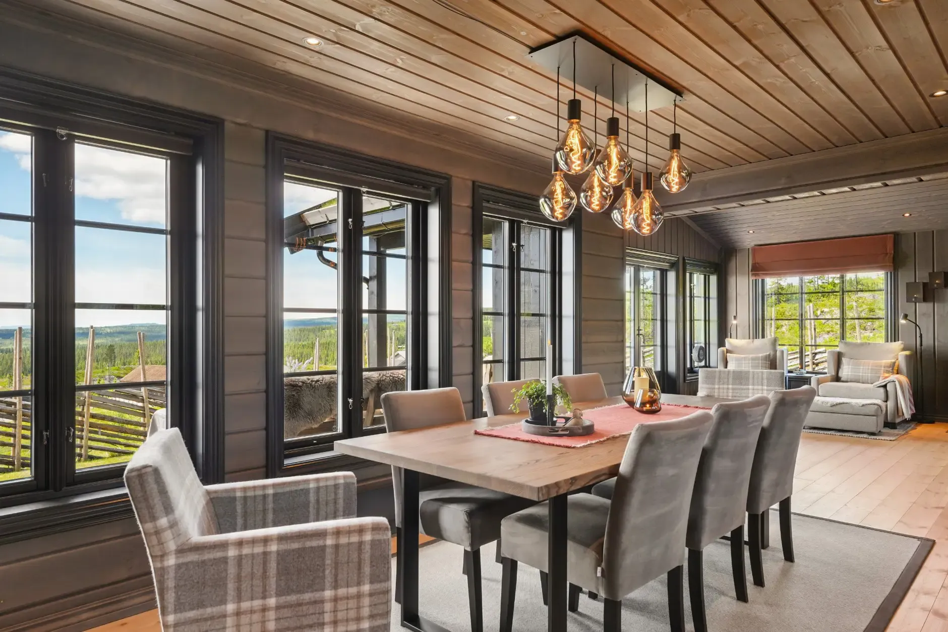 Modern 5-Bedroom Country House in Bagn with Panoramic Views and Solar Benefits - View image 19 of 38