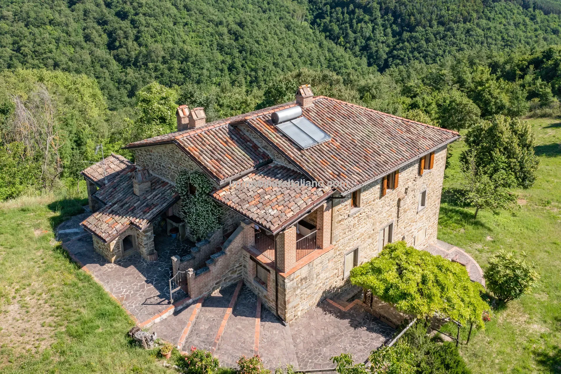 Stone Farmhouse with Ruin and Olive Grove in Umbria's Tiber Valley - Image 1