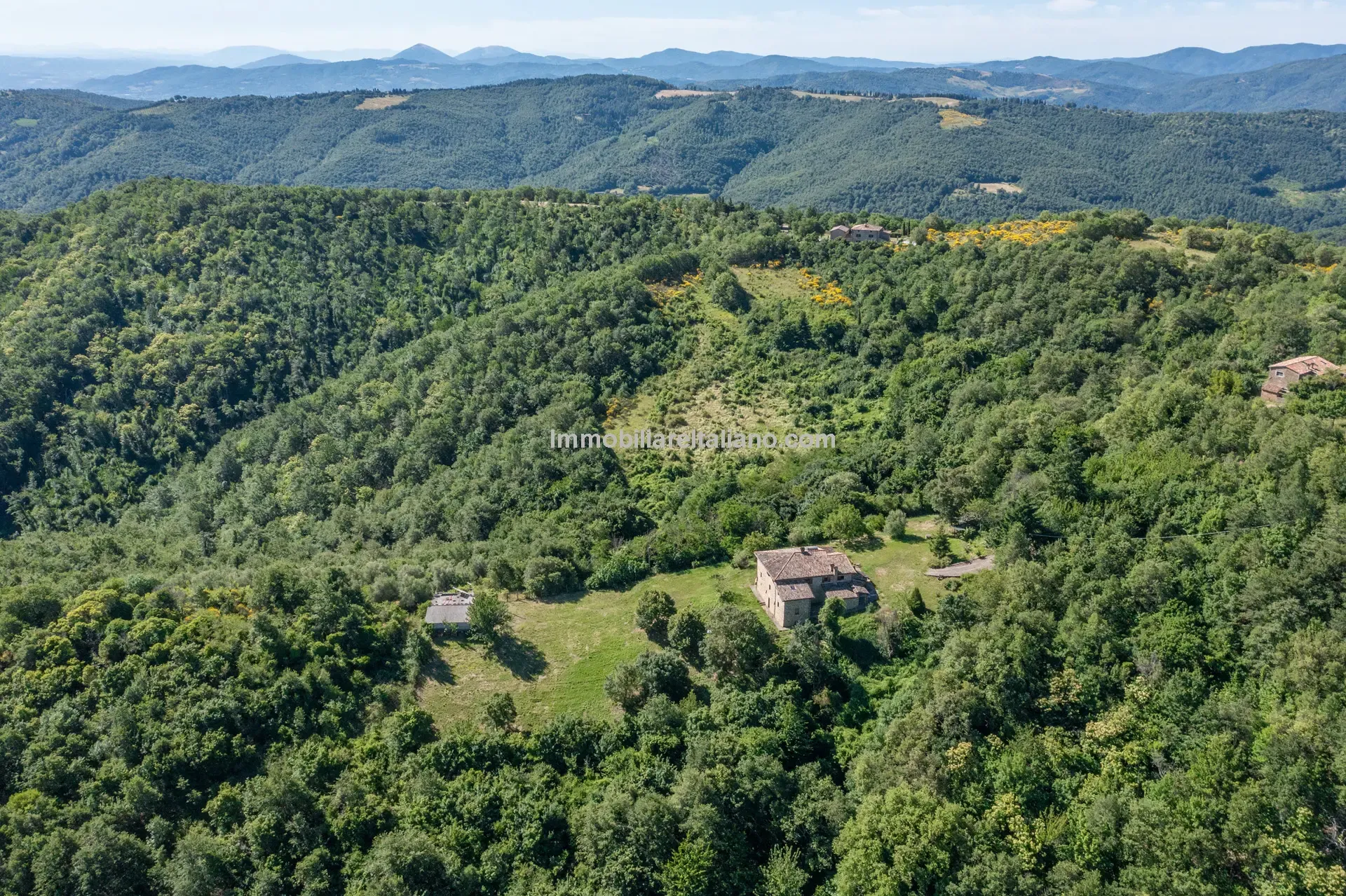 Stone Farmhouse with Ruin and Olive Grove in Umbria's Tiber Valley - View image 12 of 56