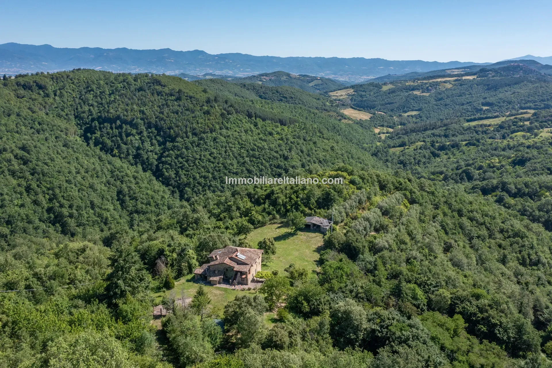 Stone Farmhouse with Ruin and Olive Grove in Umbria's Tiber Valley - View image 14 of 56