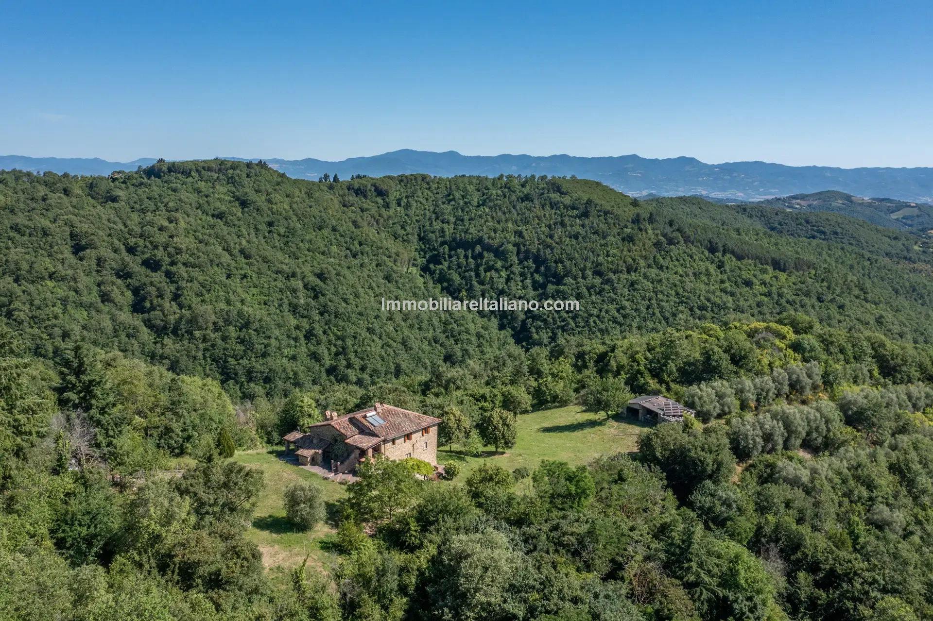Stone Farmhouse with Ruin and Olive Grove in Umbria's Tiber Valley - View image 15 of 56