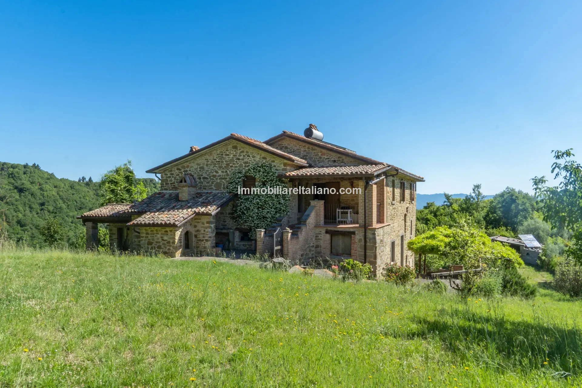 Stone Farmhouse with Ruin and Olive Grove in Umbria's Tiber Valley - View image 20 of 56