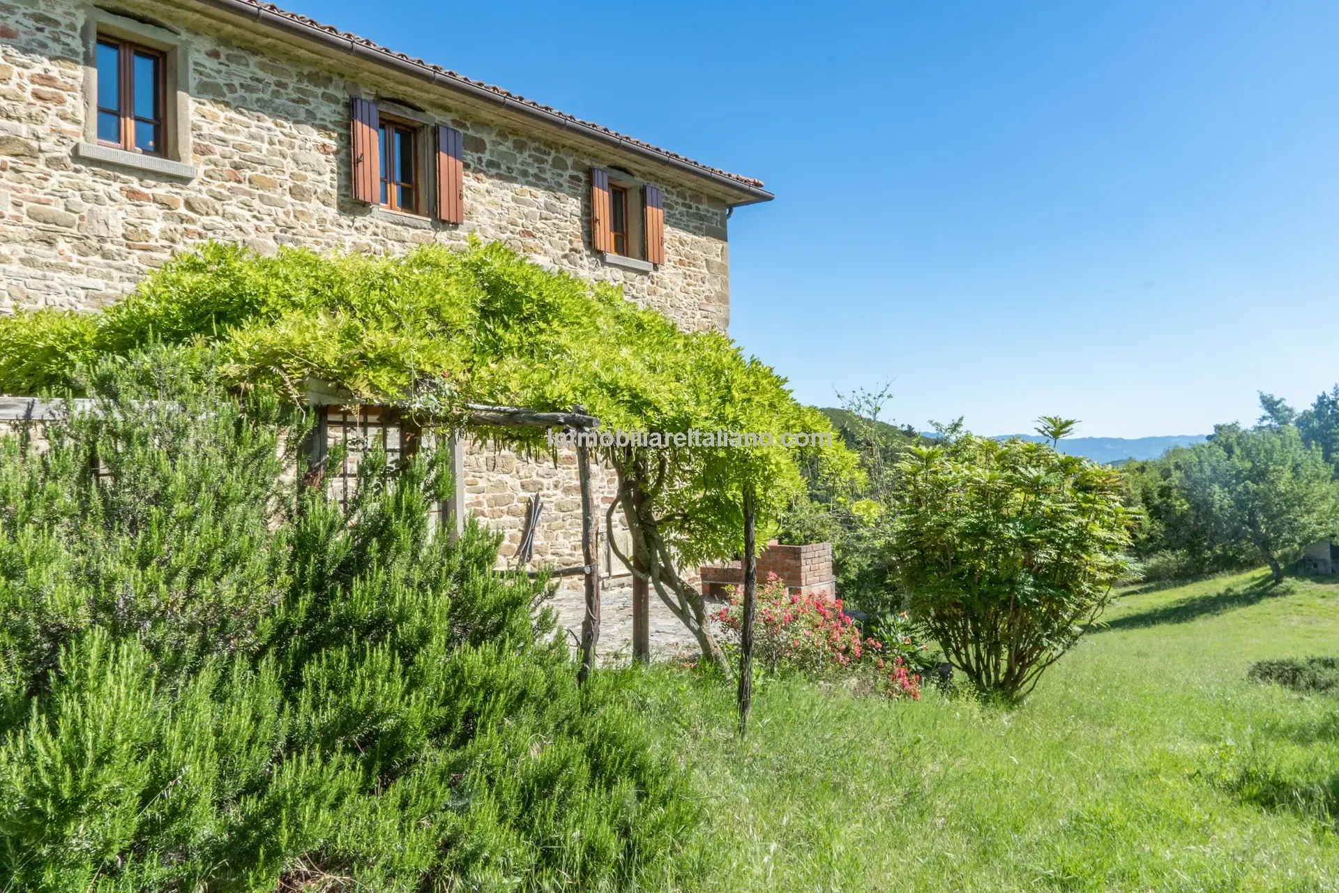 Stone Farmhouse with Ruin and Olive Grove in Umbria's Tiber Valley - View image 23 of 56