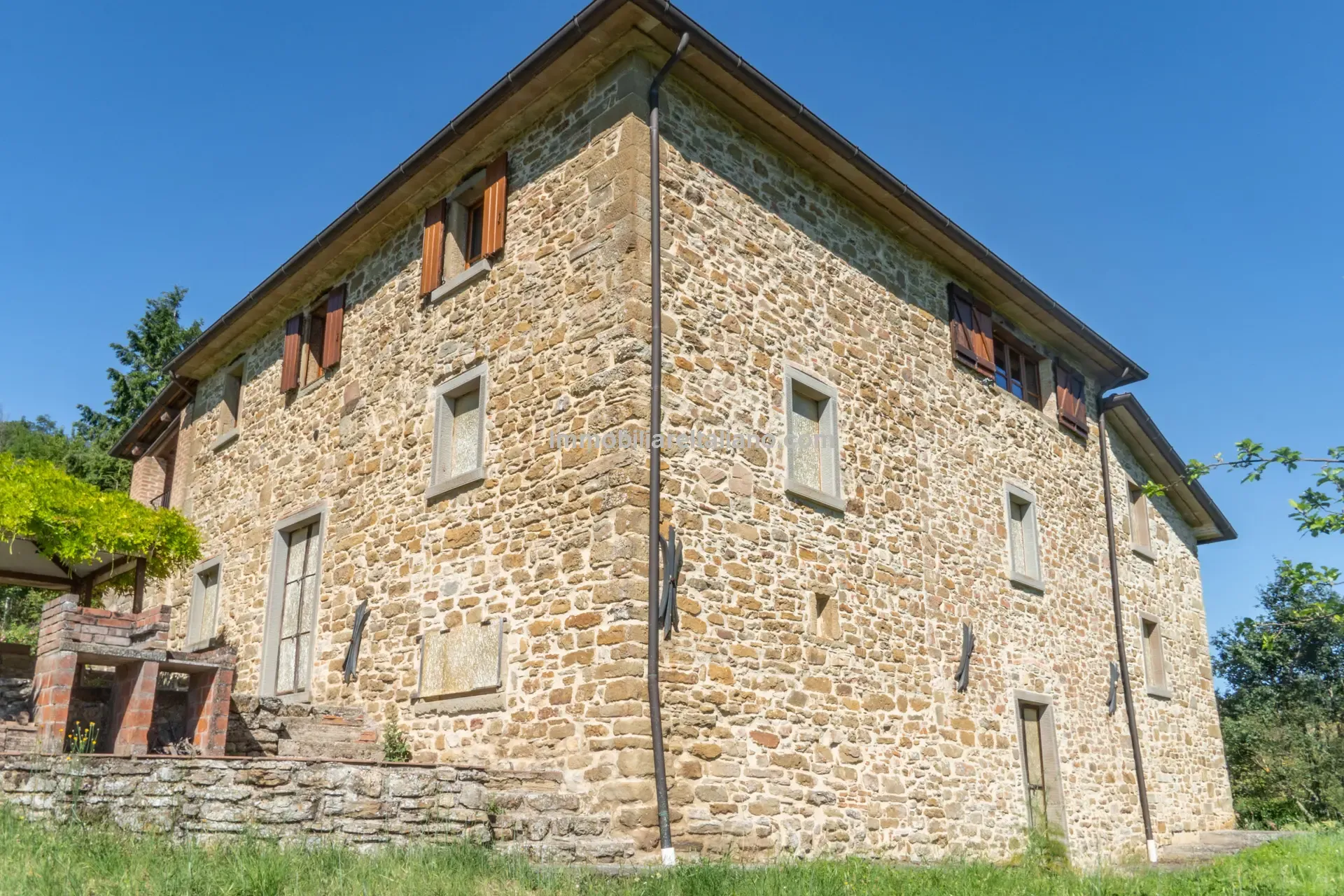 Stone Farmhouse with Ruin and Olive Grove in Umbria's Tiber Valley - View image 25 of 56