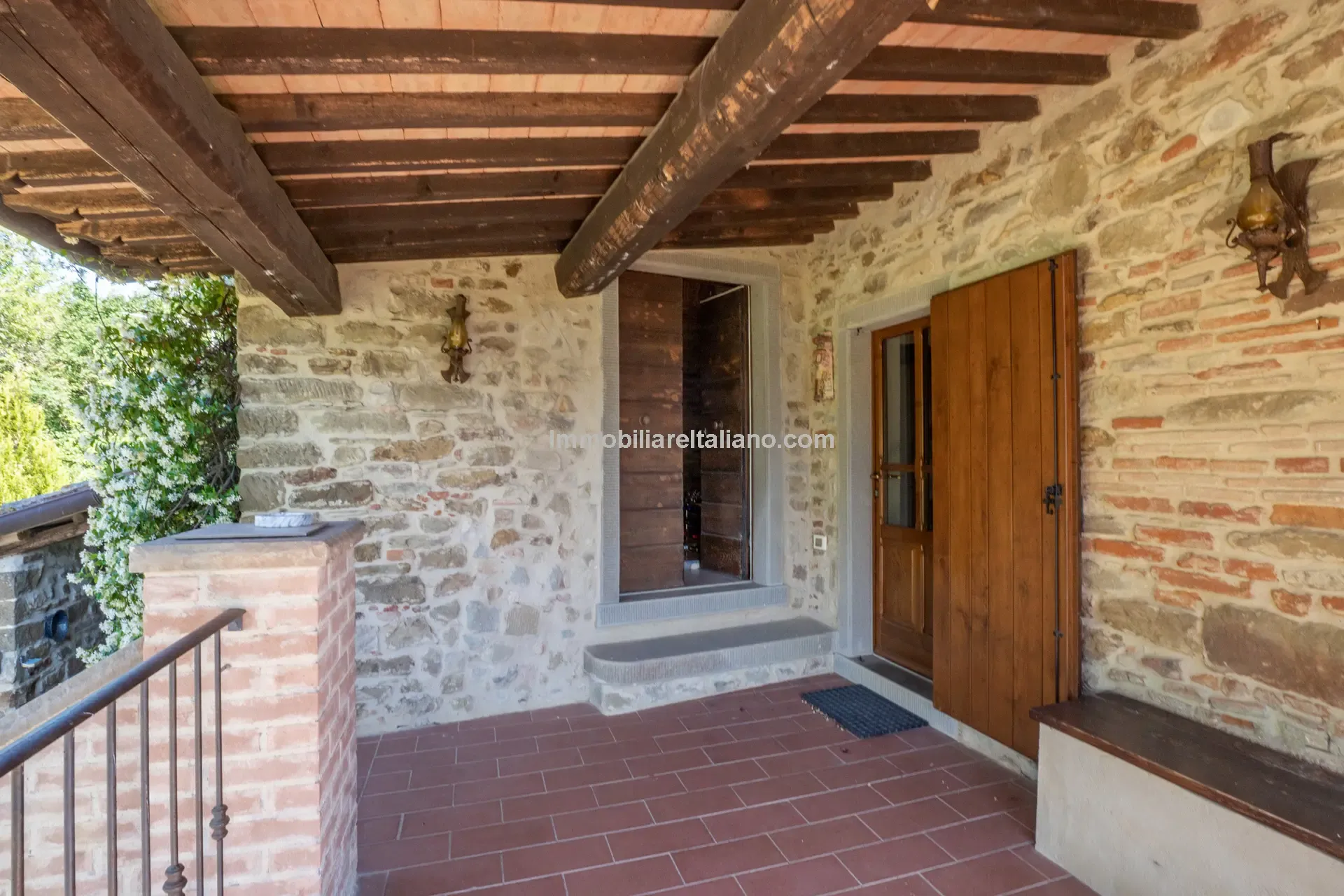 Stone Farmhouse with Ruin and Olive Grove in Umbria's Tiber Valley - View image 30 of 56