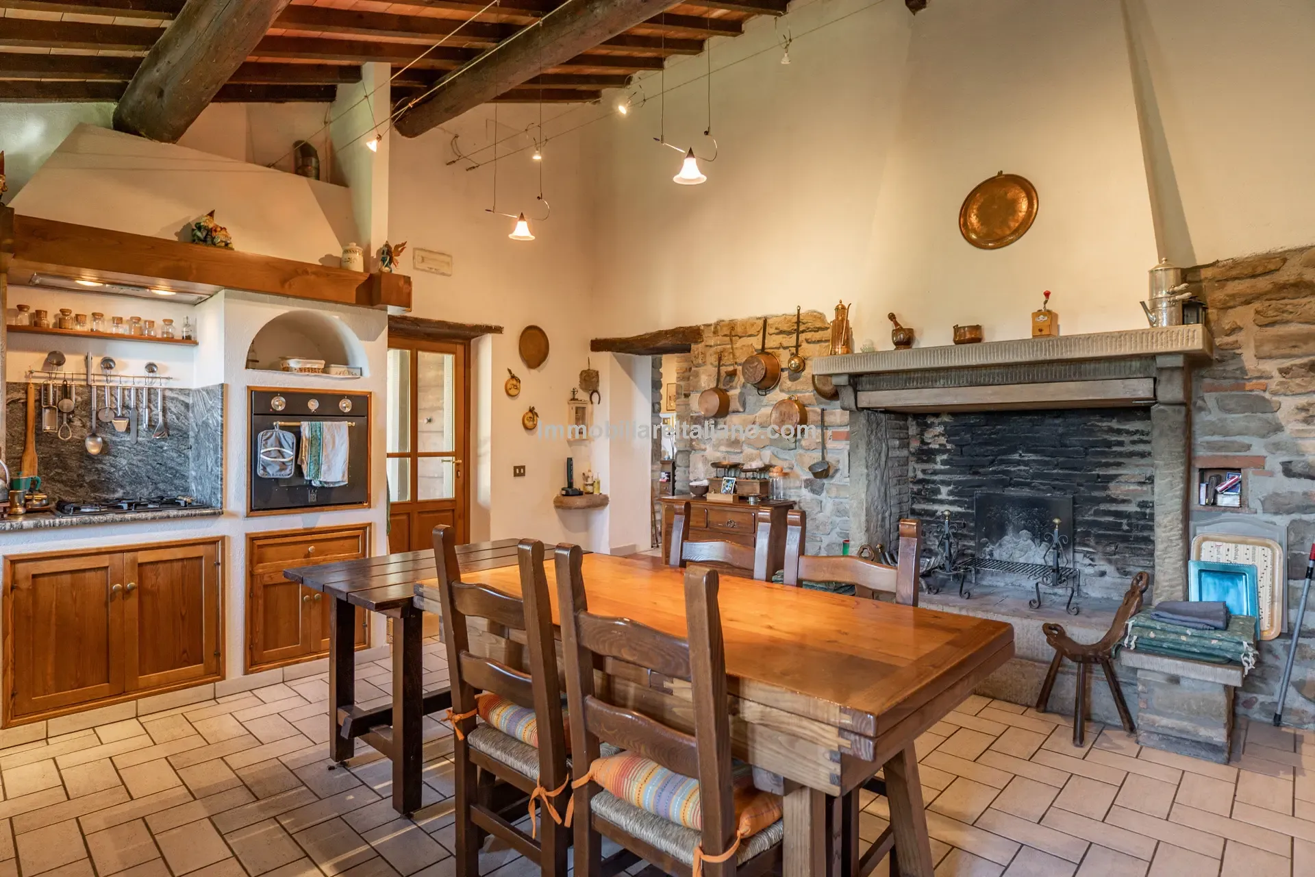 Stone Farmhouse with Ruin and Olive Grove in Umbria's Tiber Valley - View image 32 of 56