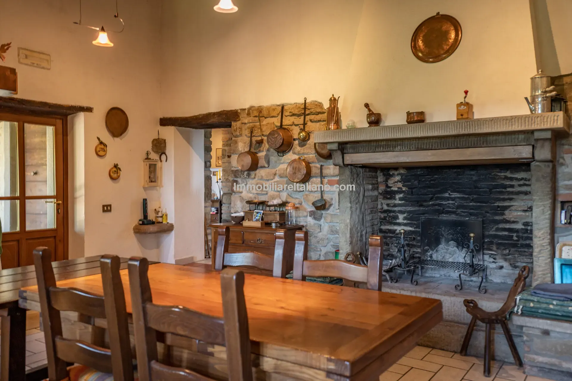 Stone Farmhouse with Ruin and Olive Grove in Umbria's Tiber Valley - View image 33 of 56