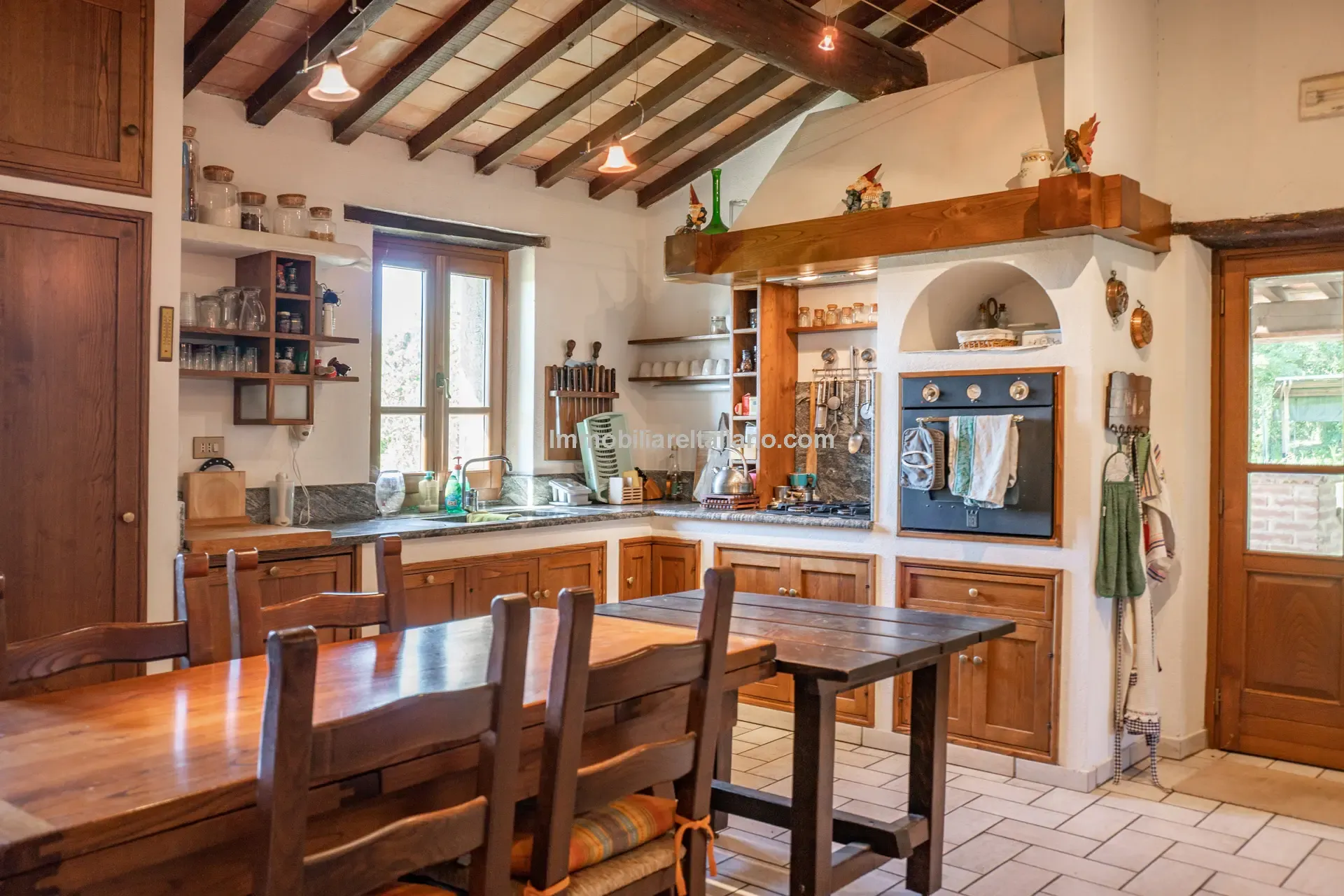 Stone Farmhouse with Ruin and Olive Grove in Umbria's Tiber Valley - View image 34 of 56