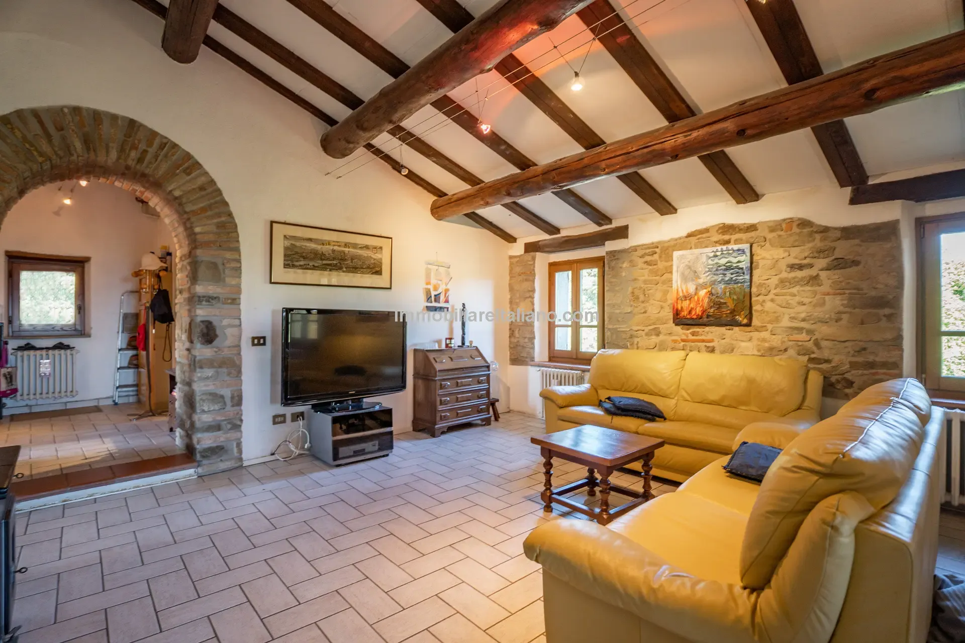 Stone Farmhouse with Ruin and Olive Grove in Umbria's Tiber Valley - View image 36 of 56
