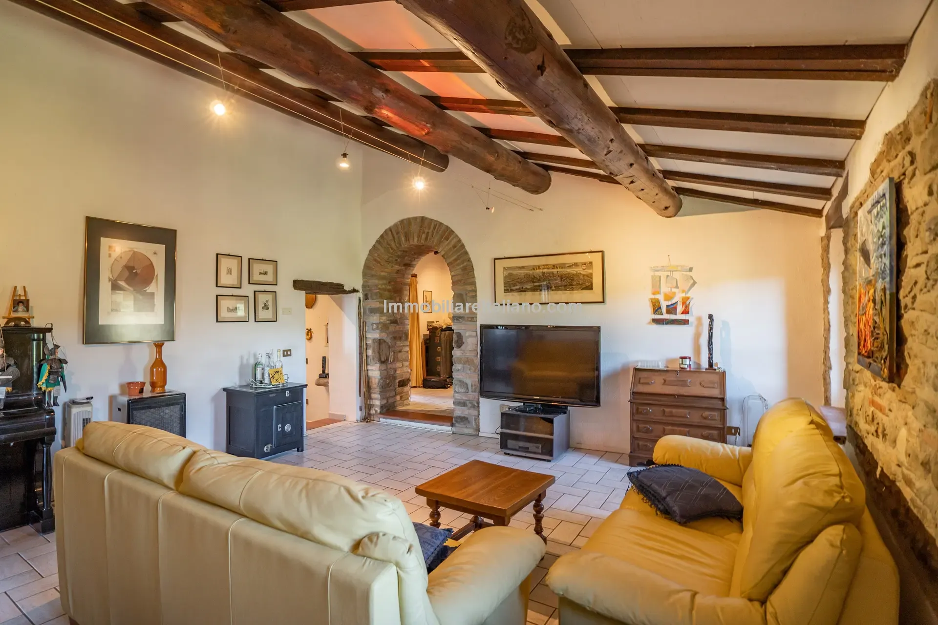 Stone Farmhouse with Ruin and Olive Grove in Umbria's Tiber Valley - View image 38 of 56