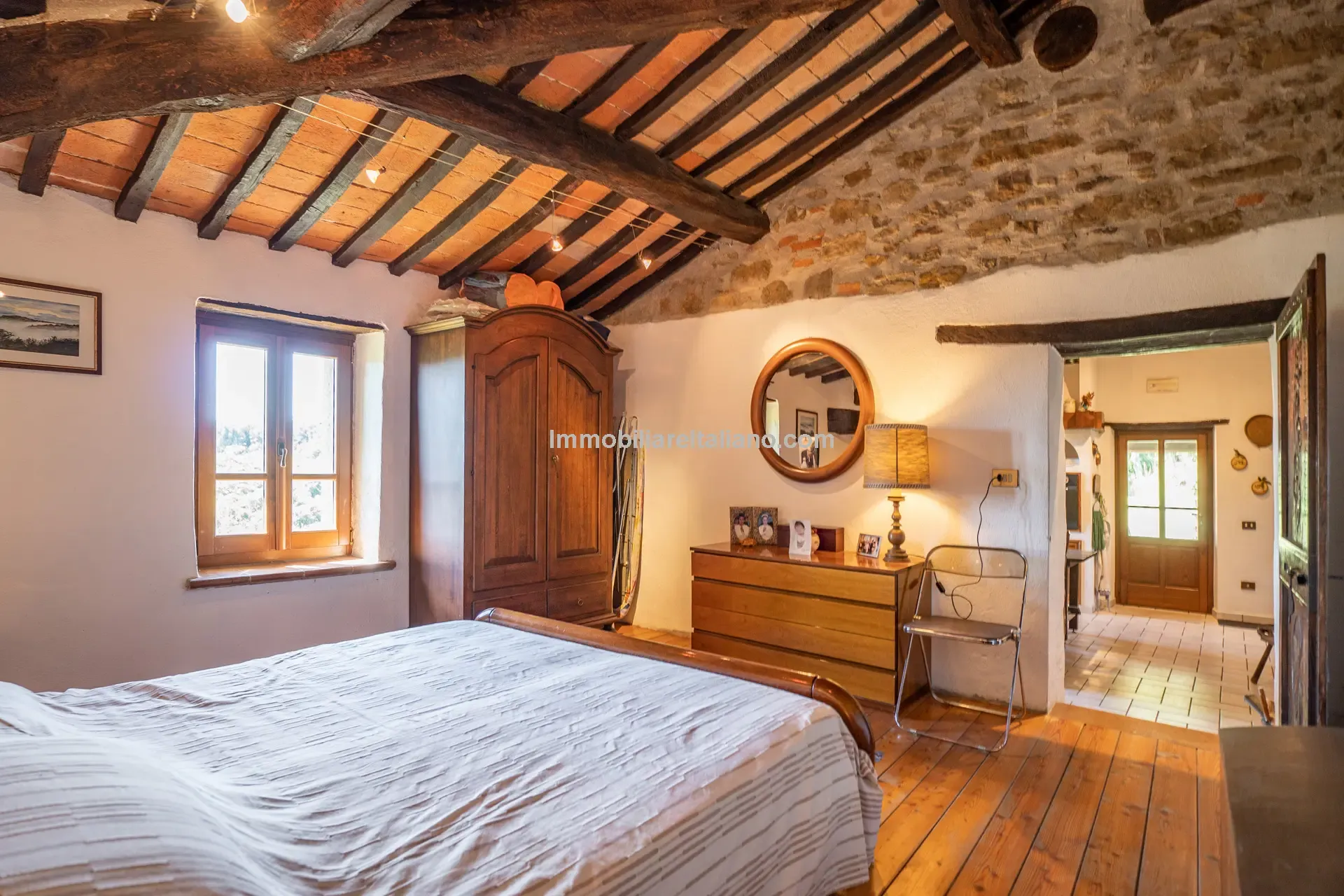 Stone Farmhouse with Ruin and Olive Grove in Umbria's Tiber Valley - View image 41 of 56