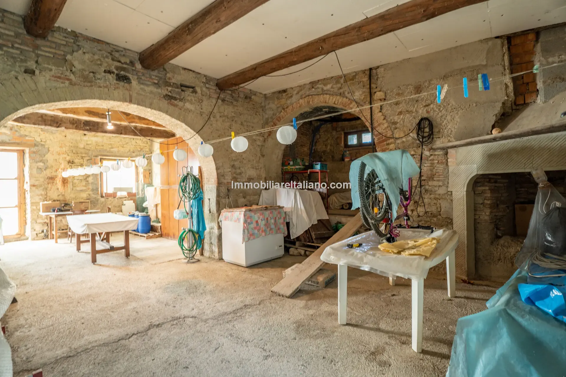 Stone Farmhouse with Ruin and Olive Grove in Umbria's Tiber Valley - View image 50 of 56