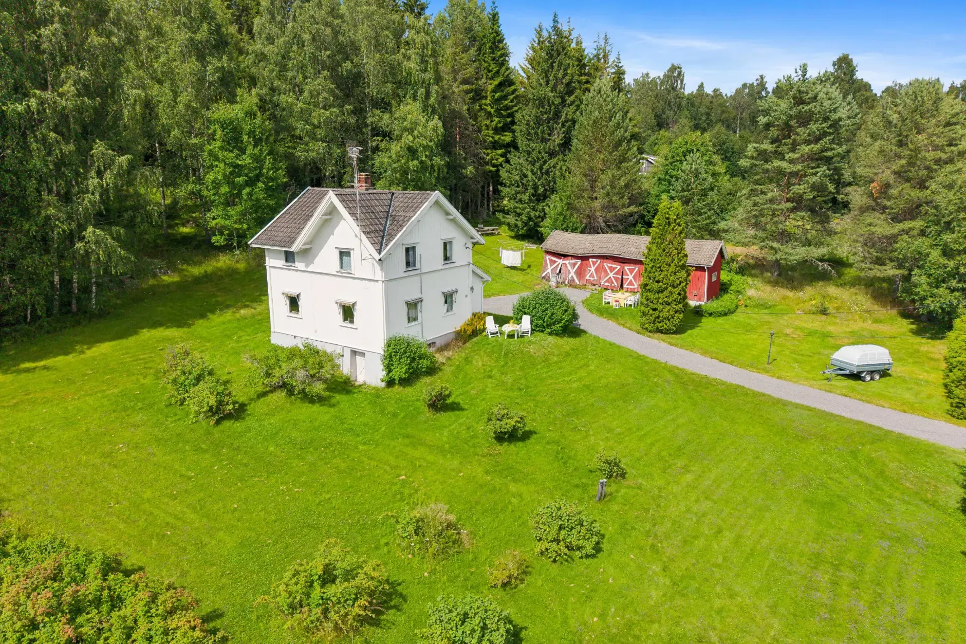 1920s Norwegian House with Expansive Grounds and Garden in Sagstua - Image 1