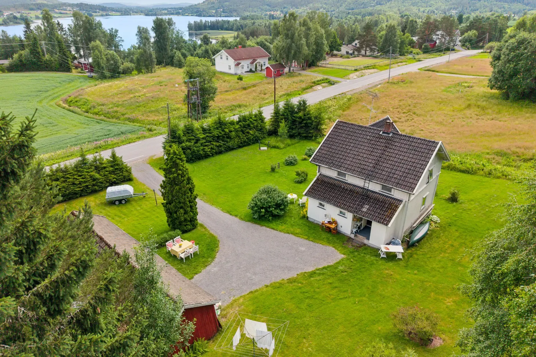 1920s Norwegian House with Expansive Grounds and Garden in Sagstua - Image 2