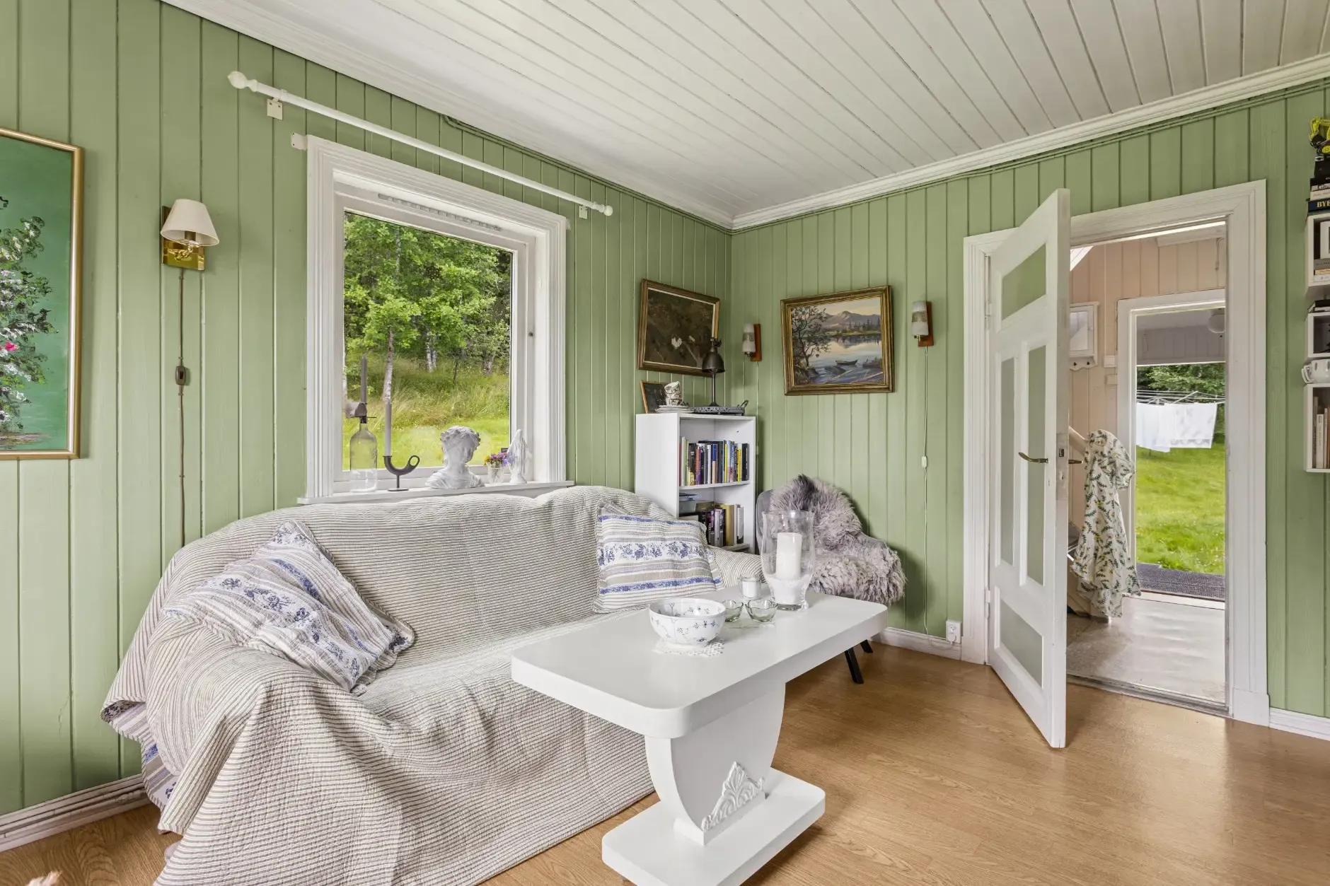 1920s Norwegian House with Expansive Grounds and Garden in Sagstua - View image 8 of 37