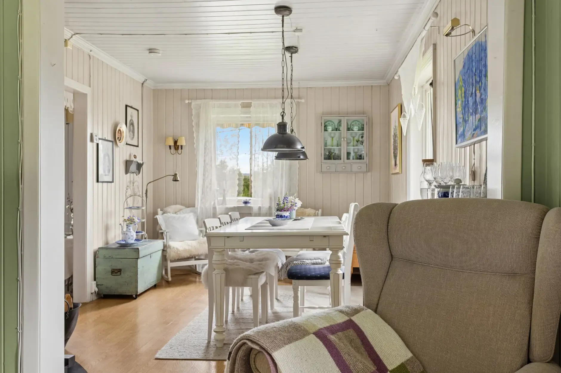 1920s Norwegian House with Expansive Grounds and Garden in Sagstua - View image 10 of 37