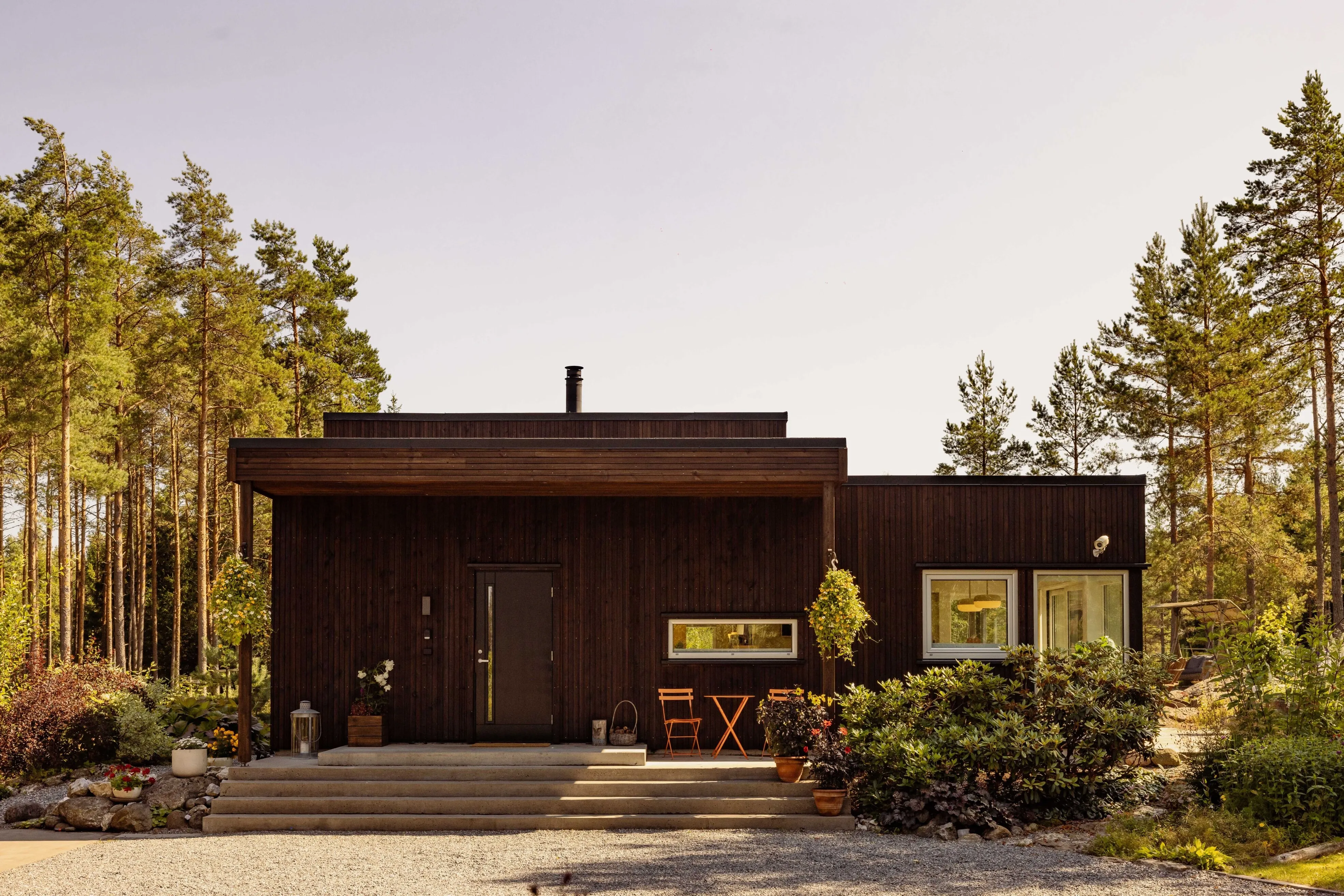 Contemporary 3-Bedroom House with Expansive Garden in Degernes, Norway - Image 5