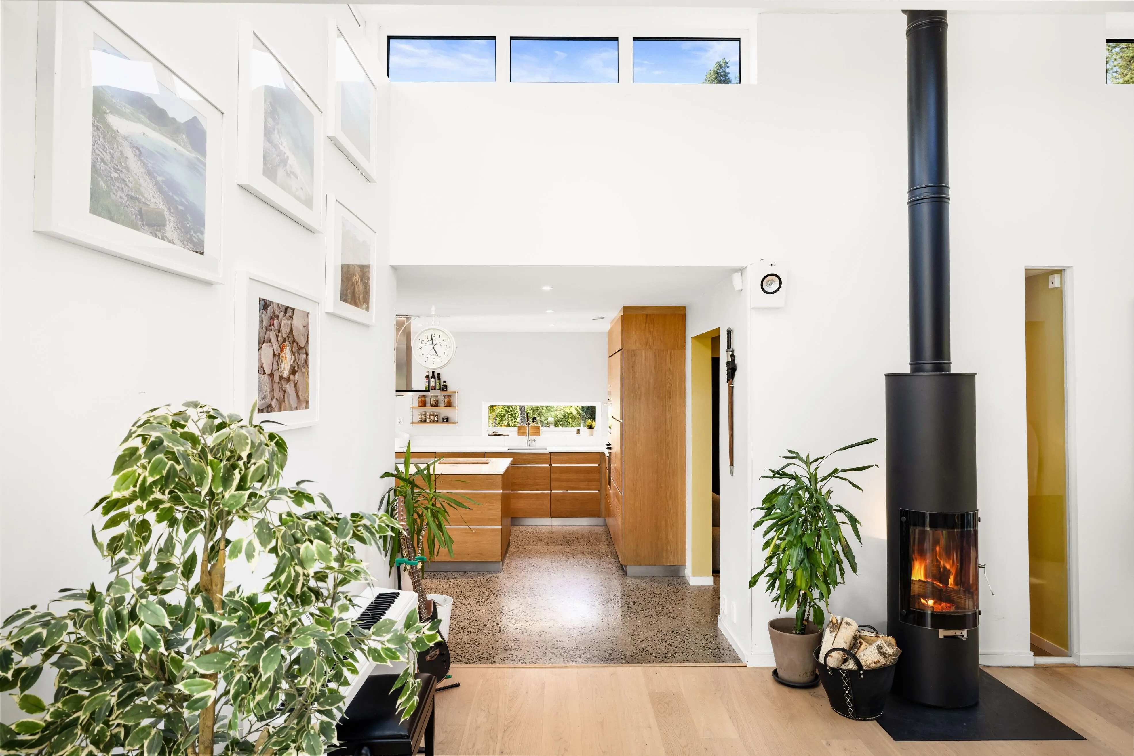Contemporary 3-Bedroom House with Expansive Garden in Degernes, Norway - View image 15 of 44