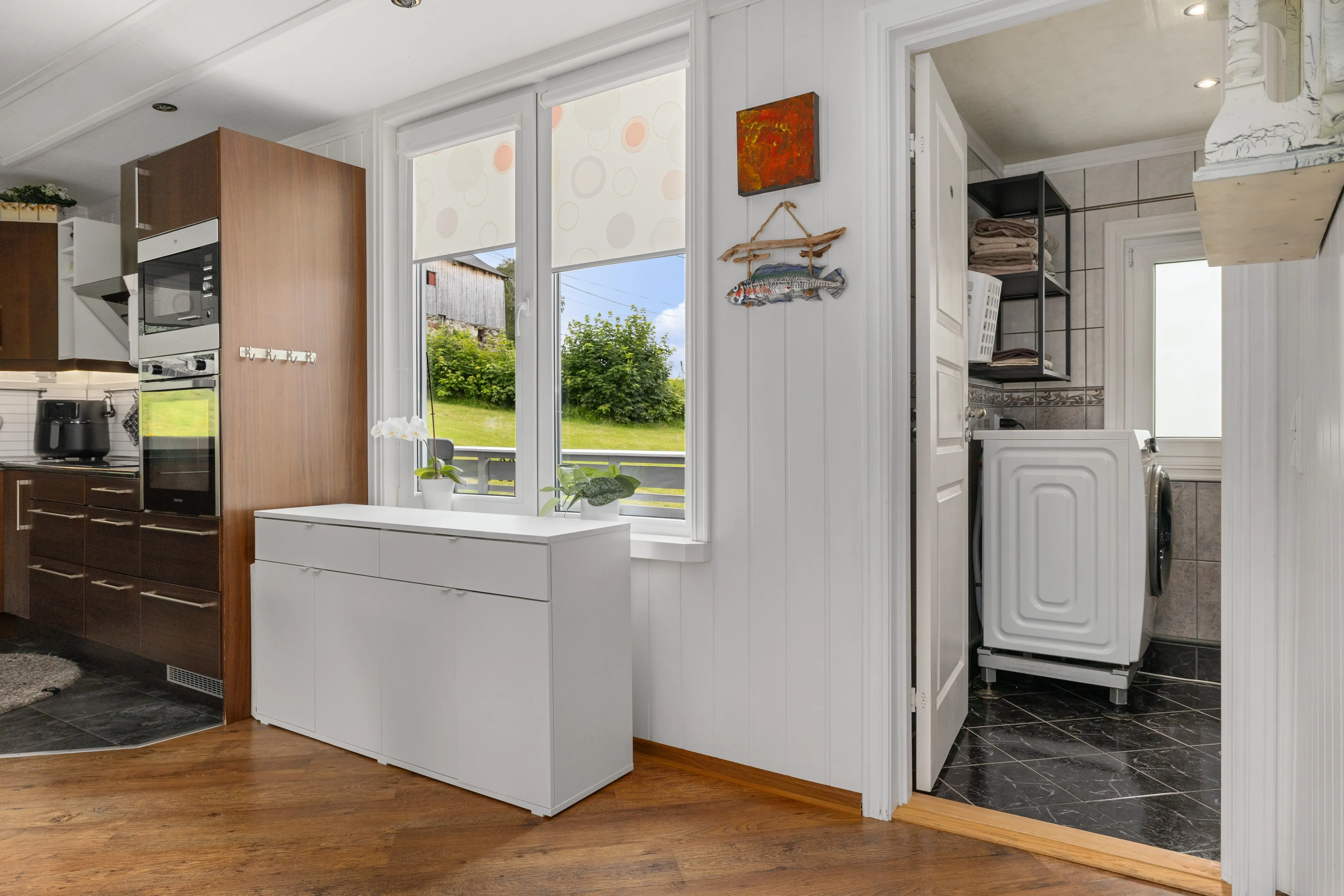 1960s Ålesund House with Garden Room and Sauna - View image 10 of 51