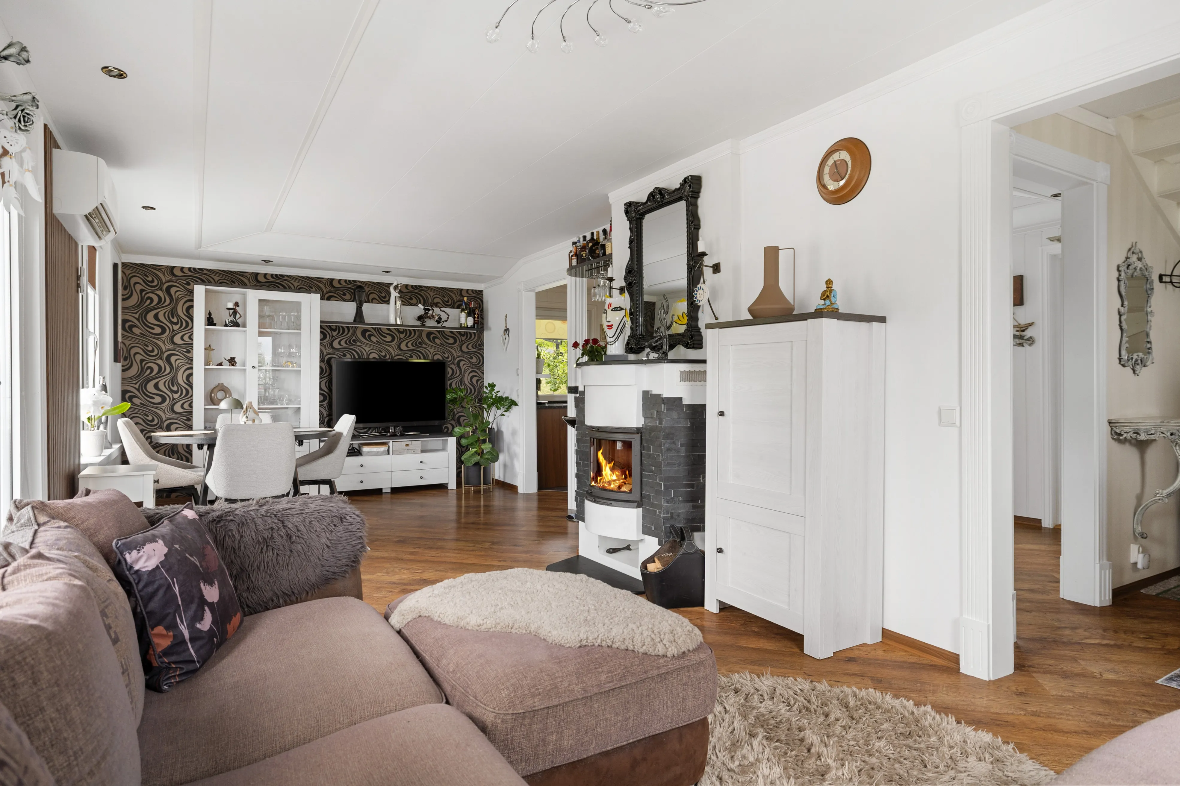 1960s Ålesund House with Garden Room and Sauna - View image 16 of 51