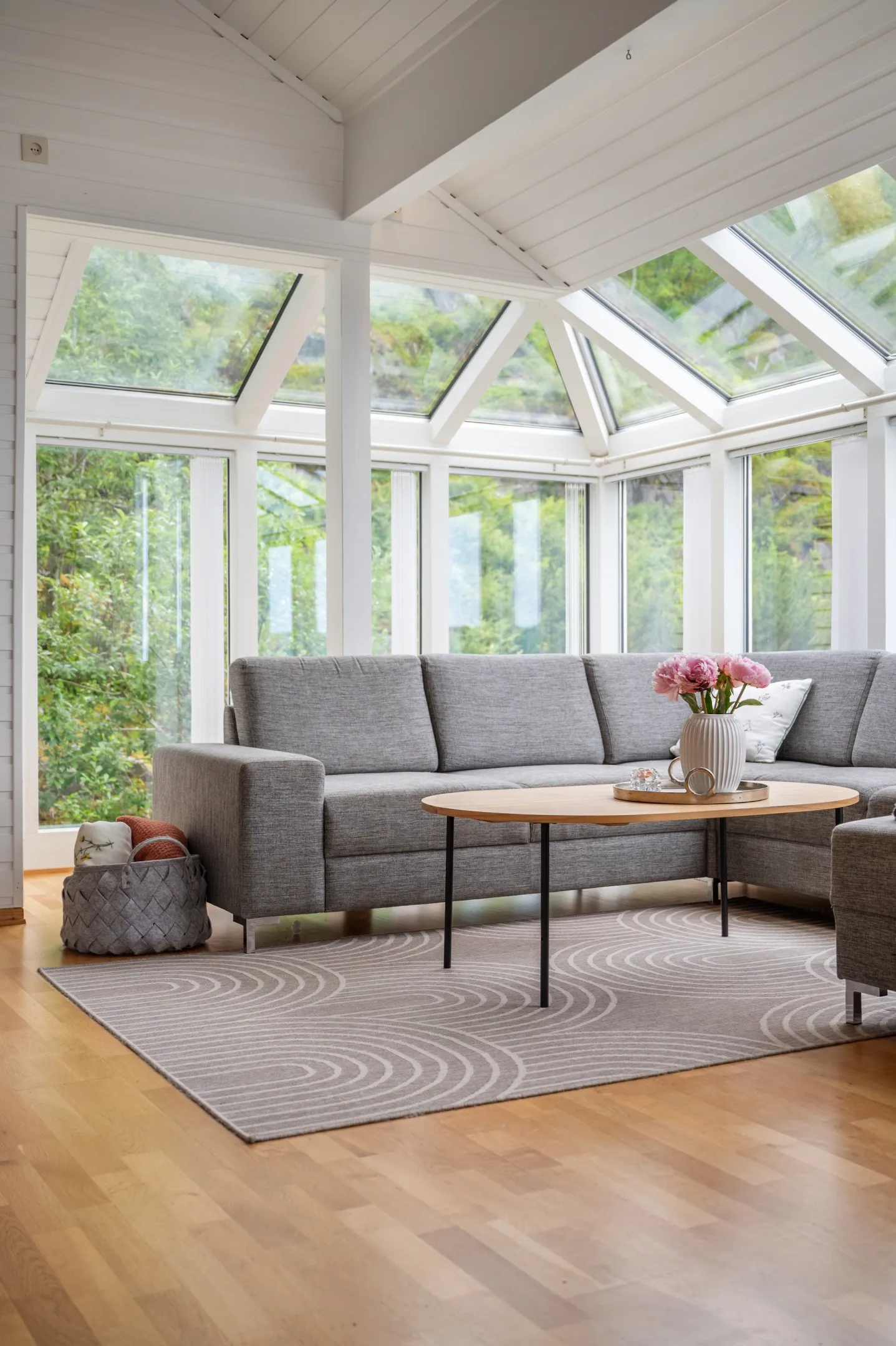 Spacious 6-Bedroom House with Sea Views in Harstad, Norway - View image 7 of 72
