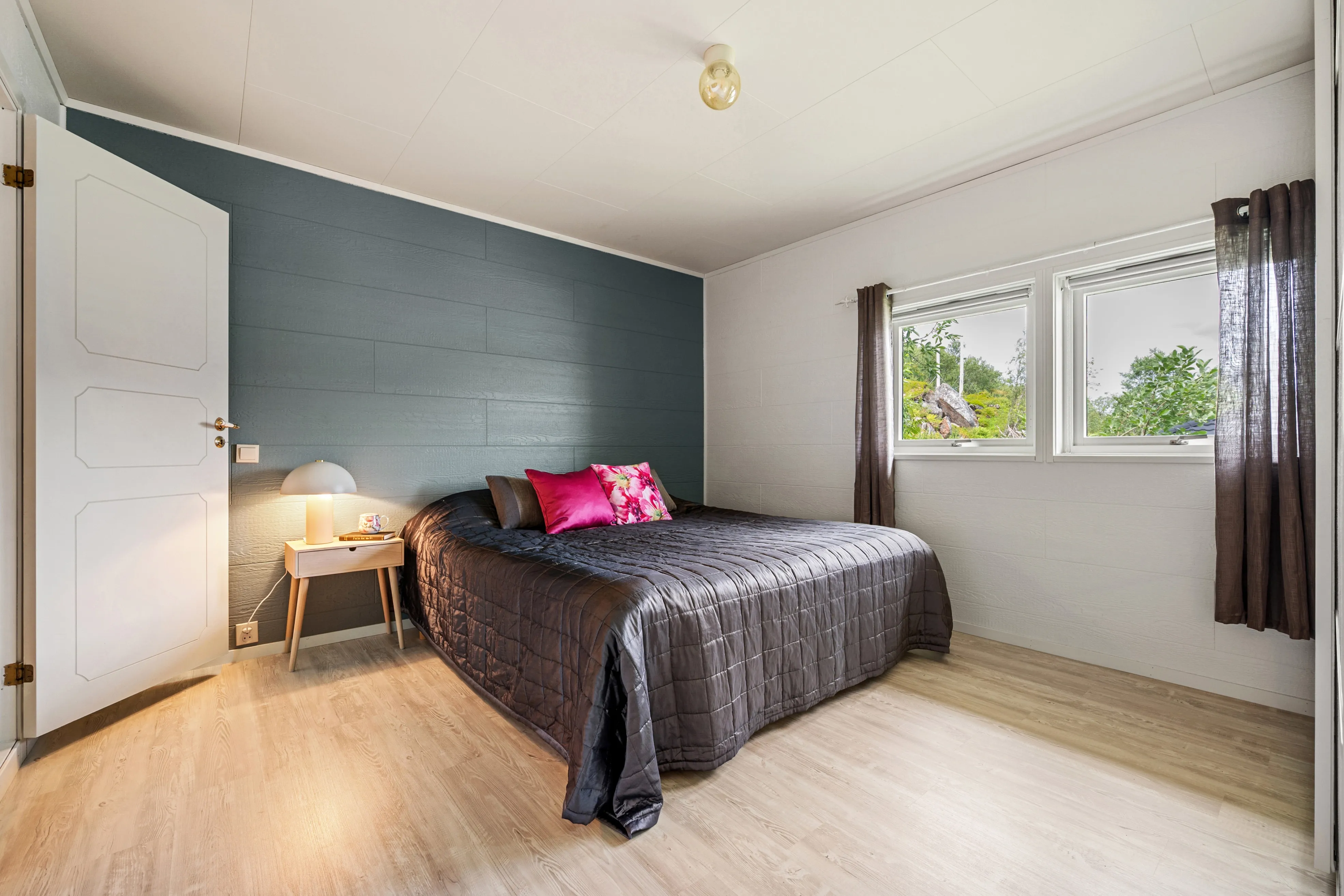 Spacious 6-Bedroom House with Sea Views in Harstad, Norway - View image 21 of 72