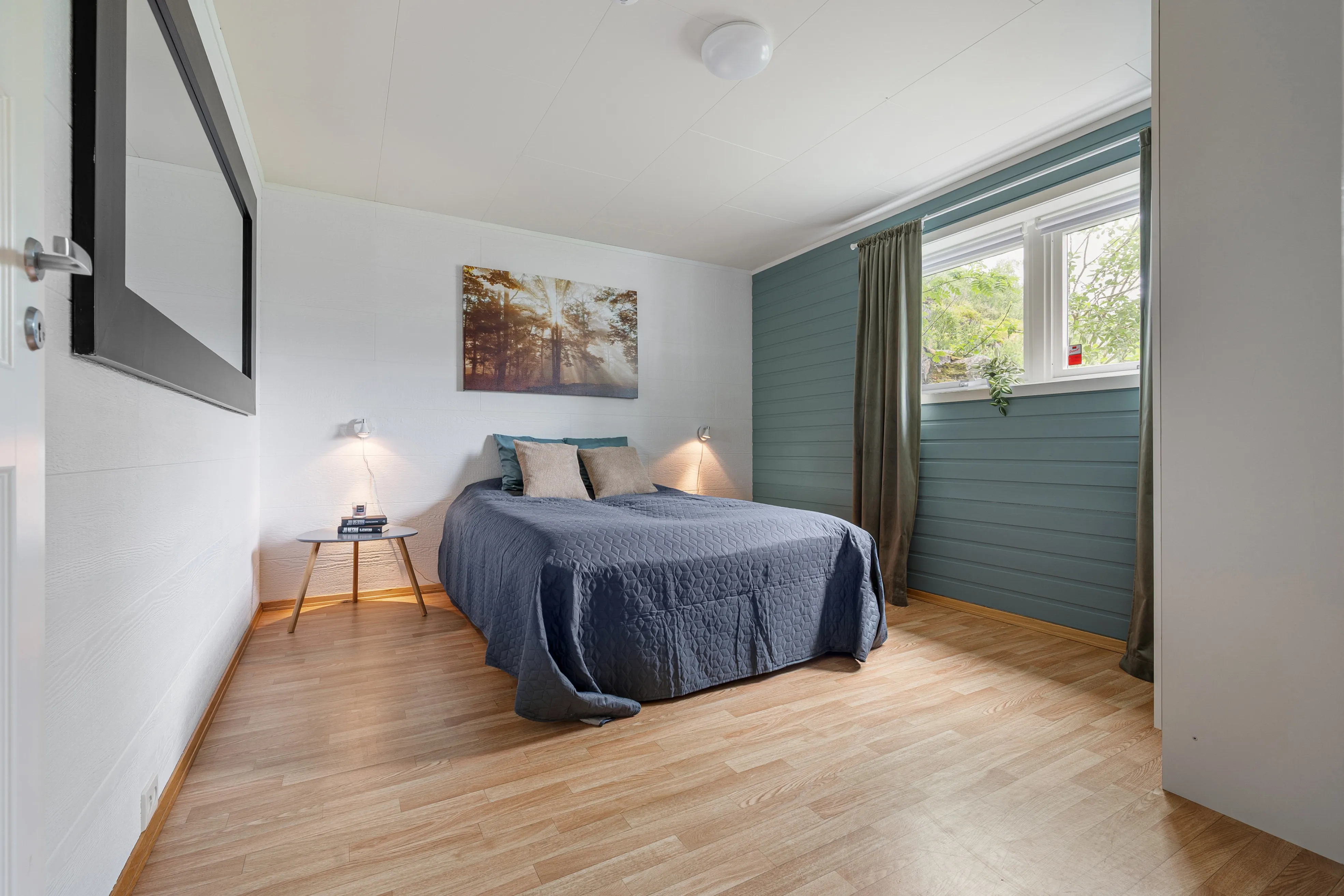 Spacious 6-Bedroom House with Sea Views in Harstad, Norway - View image 34 of 72