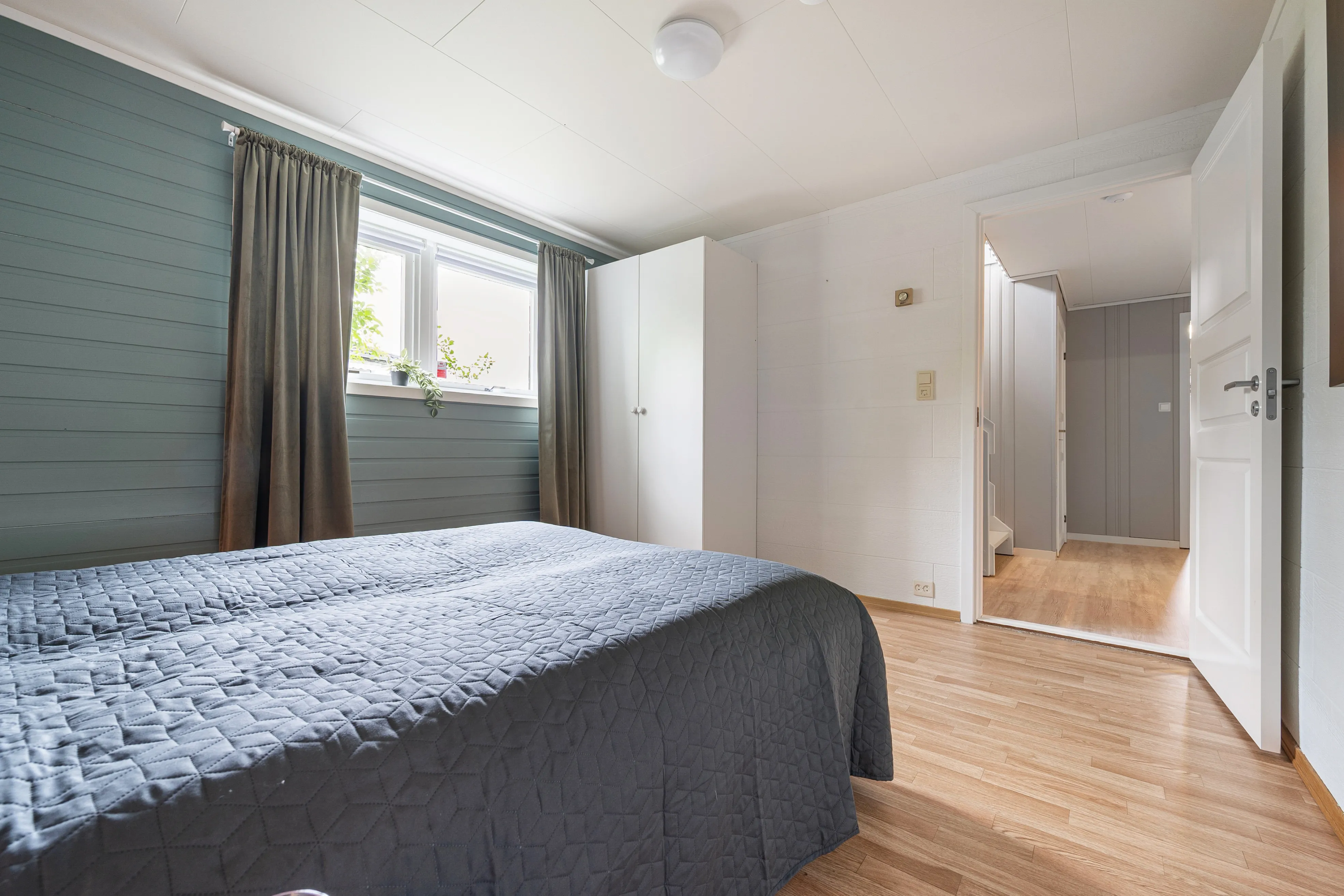 Spacious 6-Bedroom House with Sea Views in Harstad, Norway - View image 35 of 72