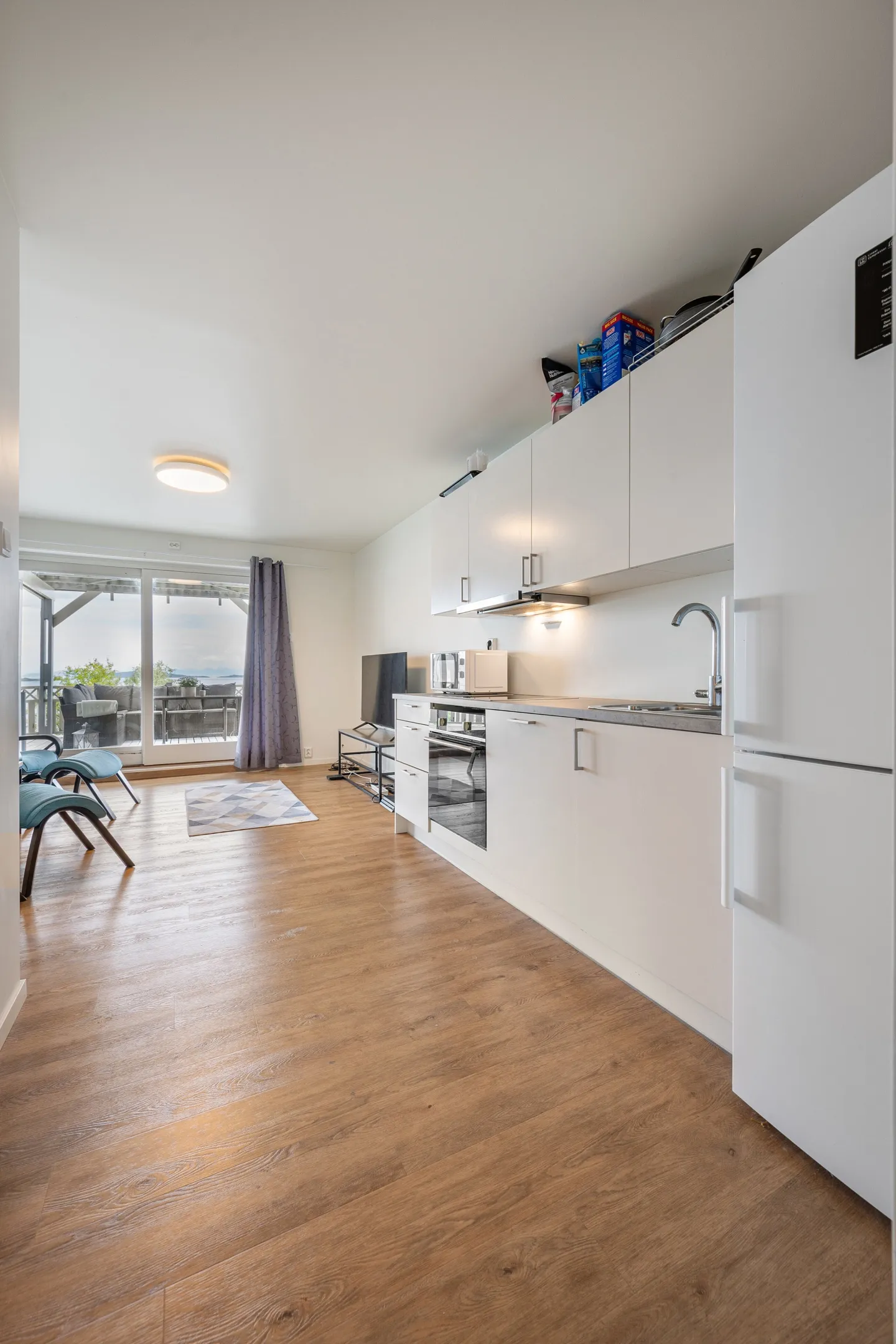 Spacious 6-Bedroom House with Sea Views in Harstad, Norway - View image 44 of 72