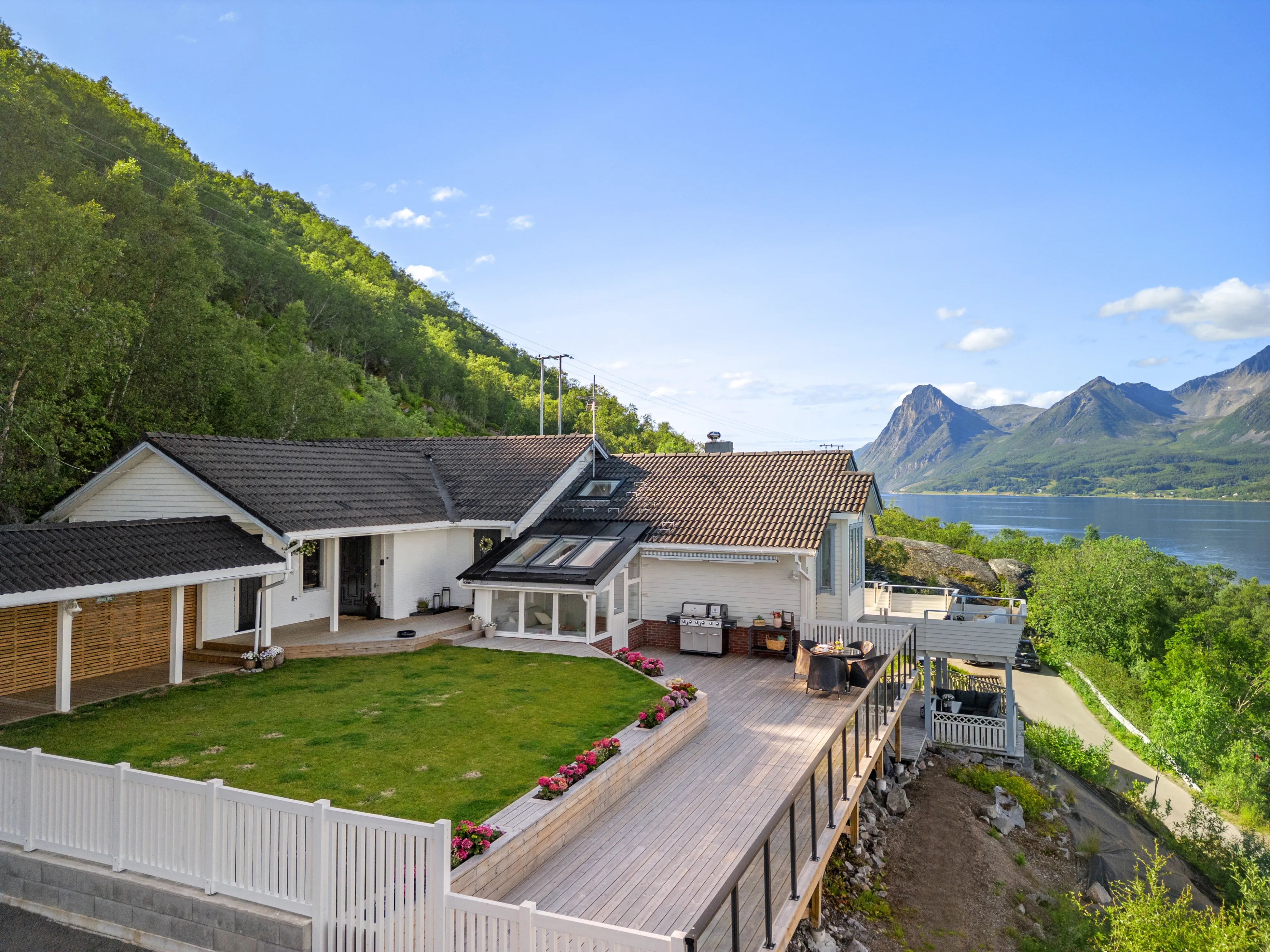 Spacious 6-Bedroom House with Sea Views in Harstad, Norway - View image 64 of 72