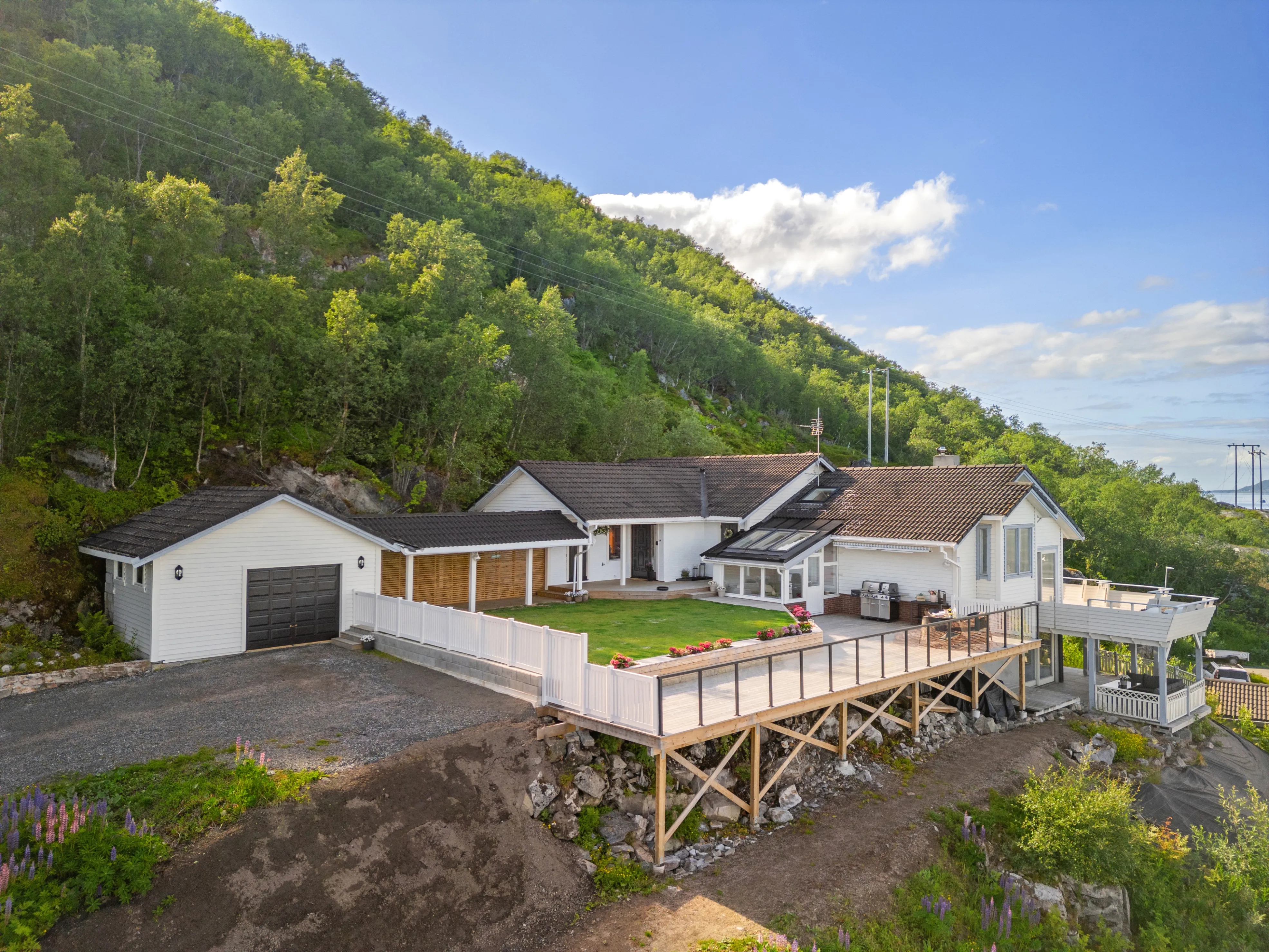 Spacious 6-Bedroom House with Sea Views in Harstad, Norway - View image 65 of 72