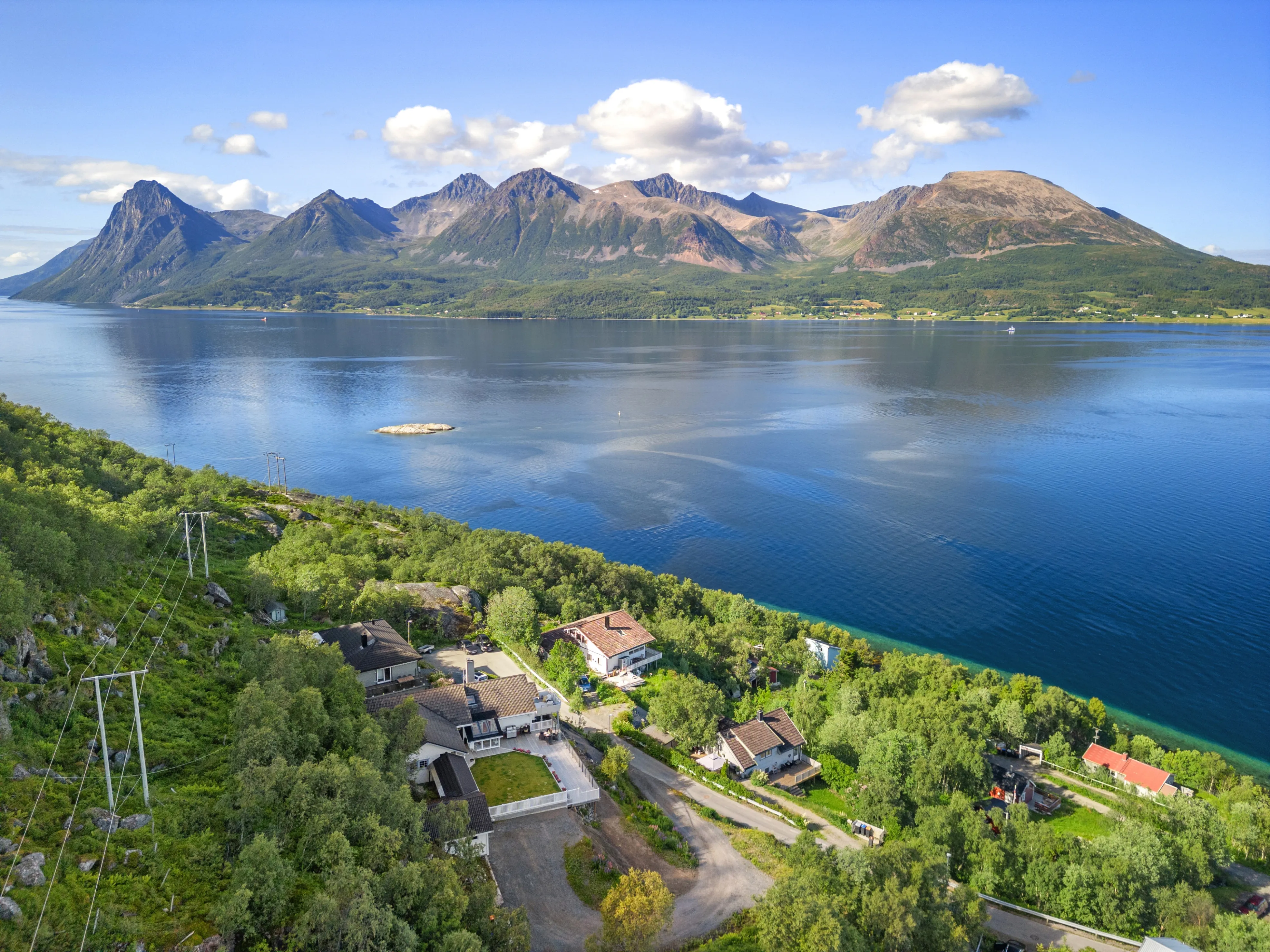Spacious 6-Bedroom House with Sea Views in Harstad, Norway - View image 66 of 72