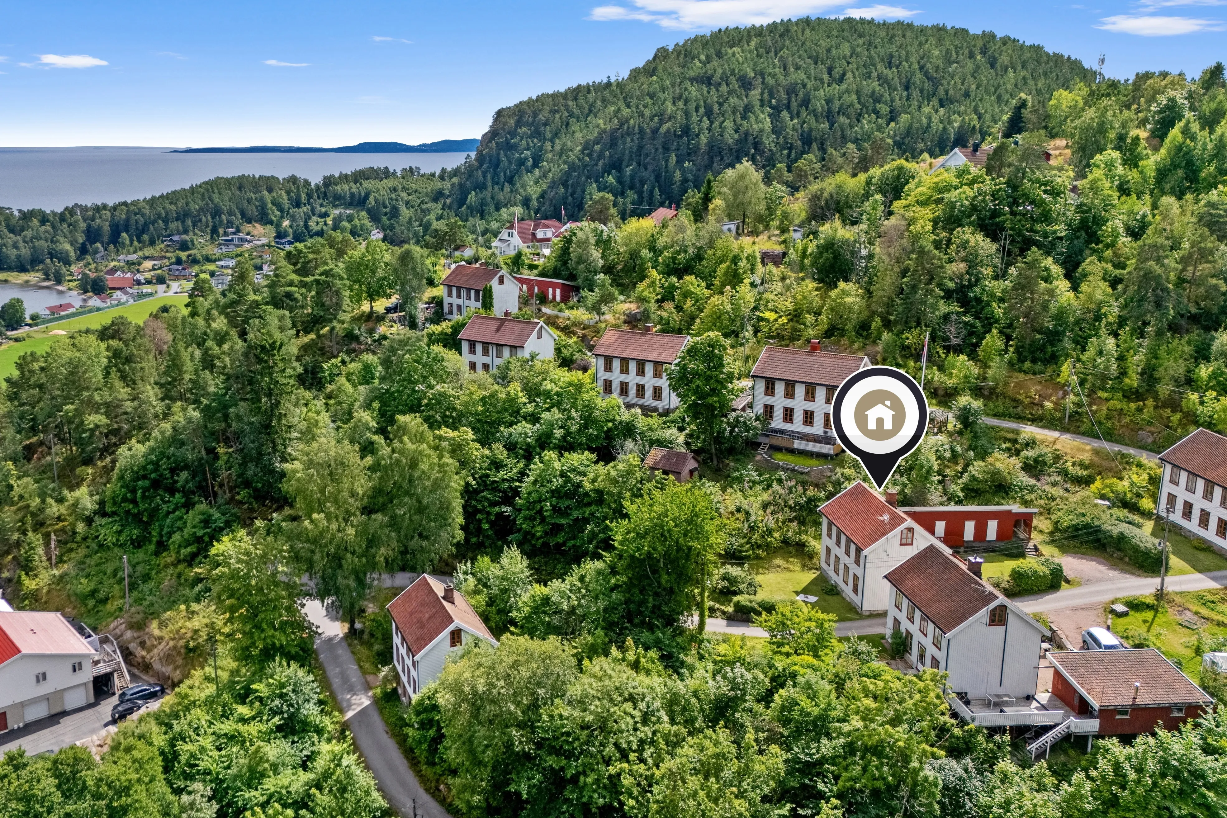 Historic 1886 House in Berger with Expansive Balcony and Cultural Surroundings - Image 2