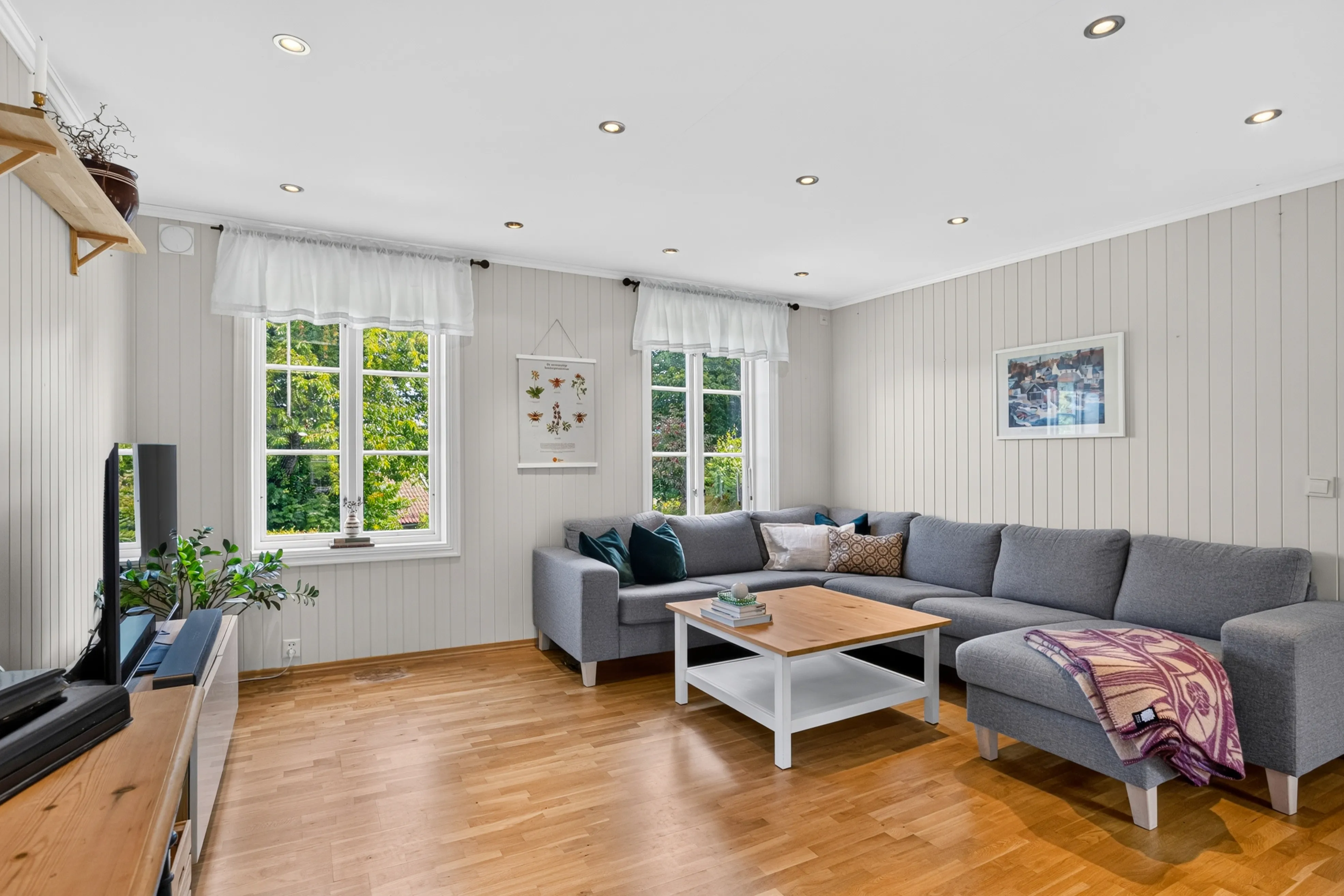 Historic 1886 House in Berger with Expansive Balcony and Cultural Surroundings - View image 7 of 42
