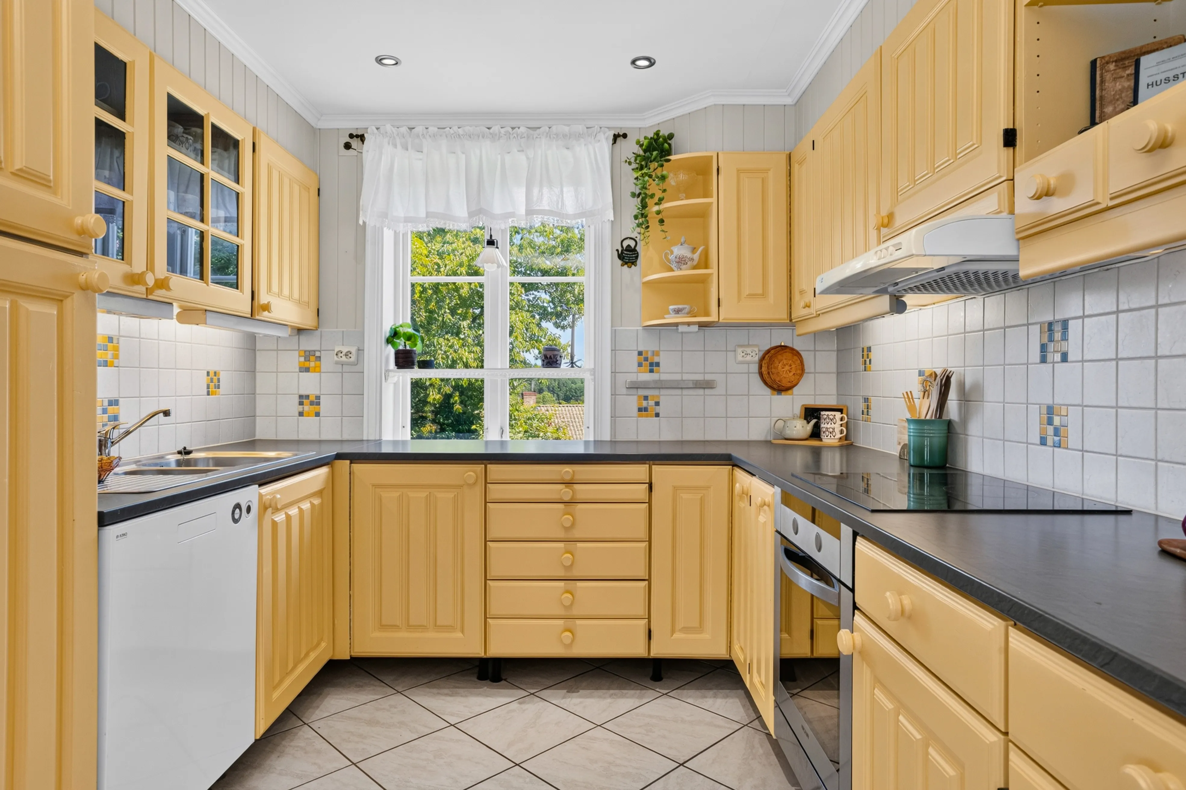 Historic 1886 House in Berger with Expansive Balcony and Cultural Surroundings - View image 13 of 42