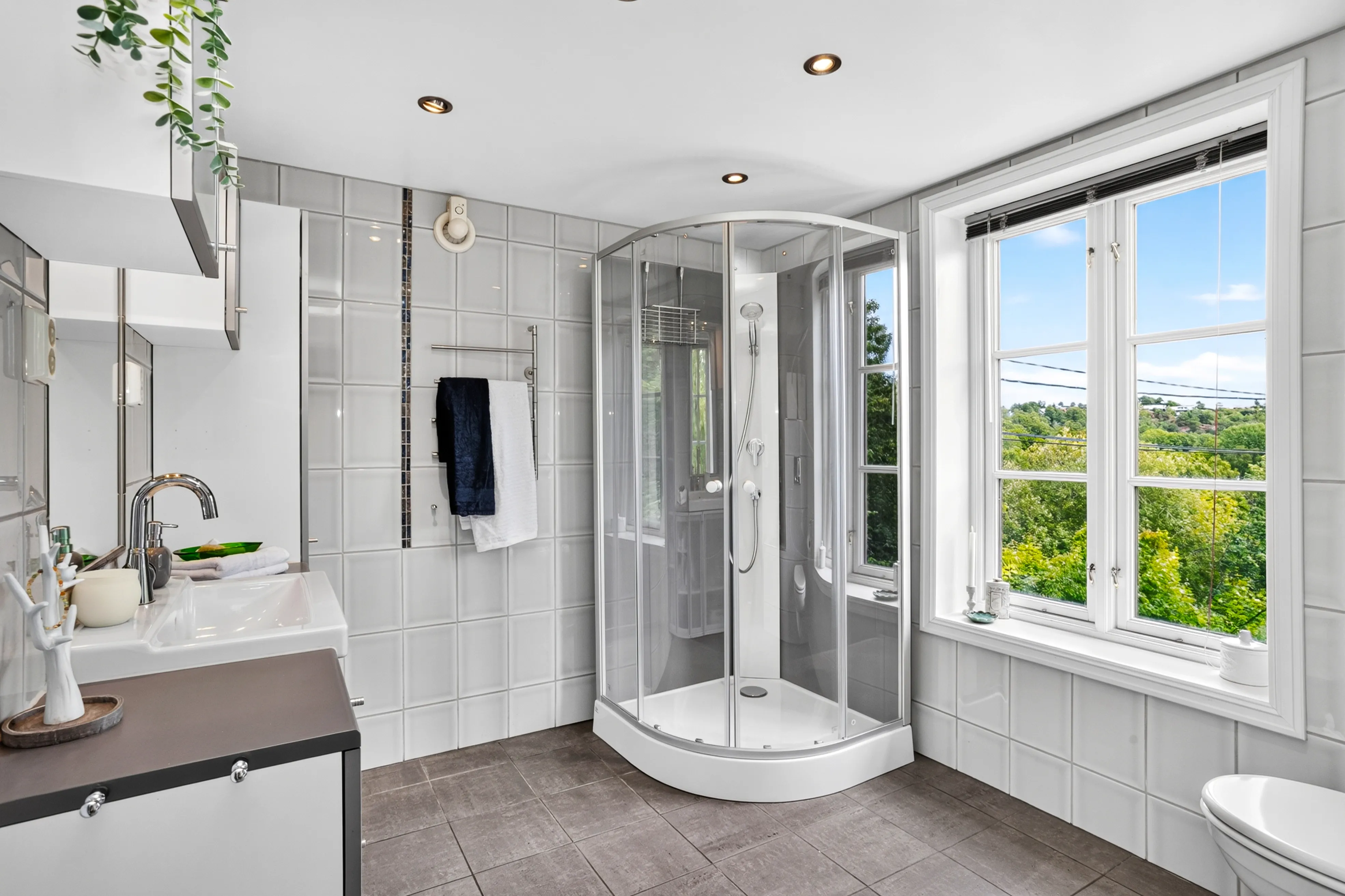 Historic 1886 House in Berger with Expansive Balcony and Cultural Surroundings - View image 22 of 42