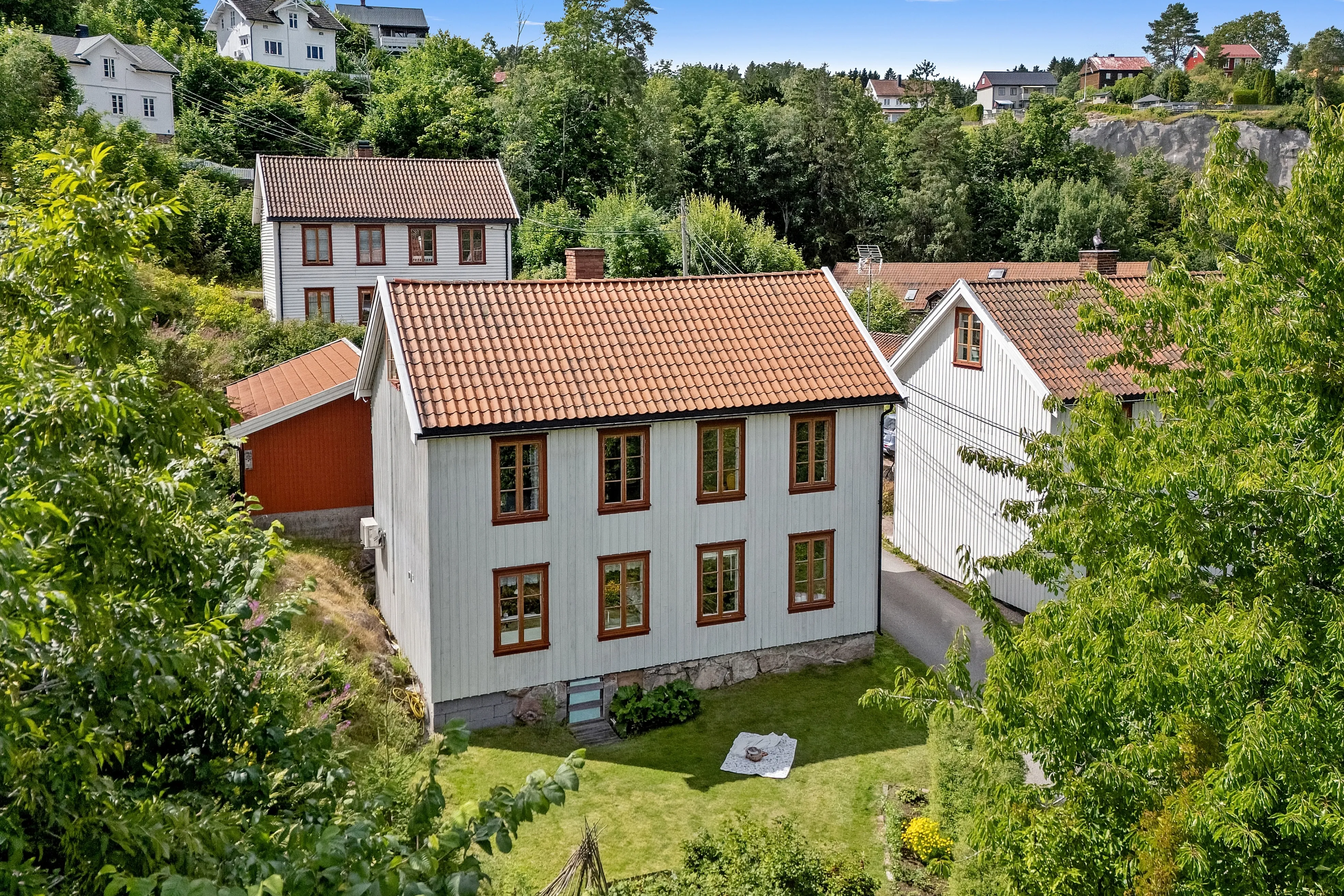 Historic 1886 House in Berger with Expansive Balcony and Cultural Surroundings - View image 33 of 42