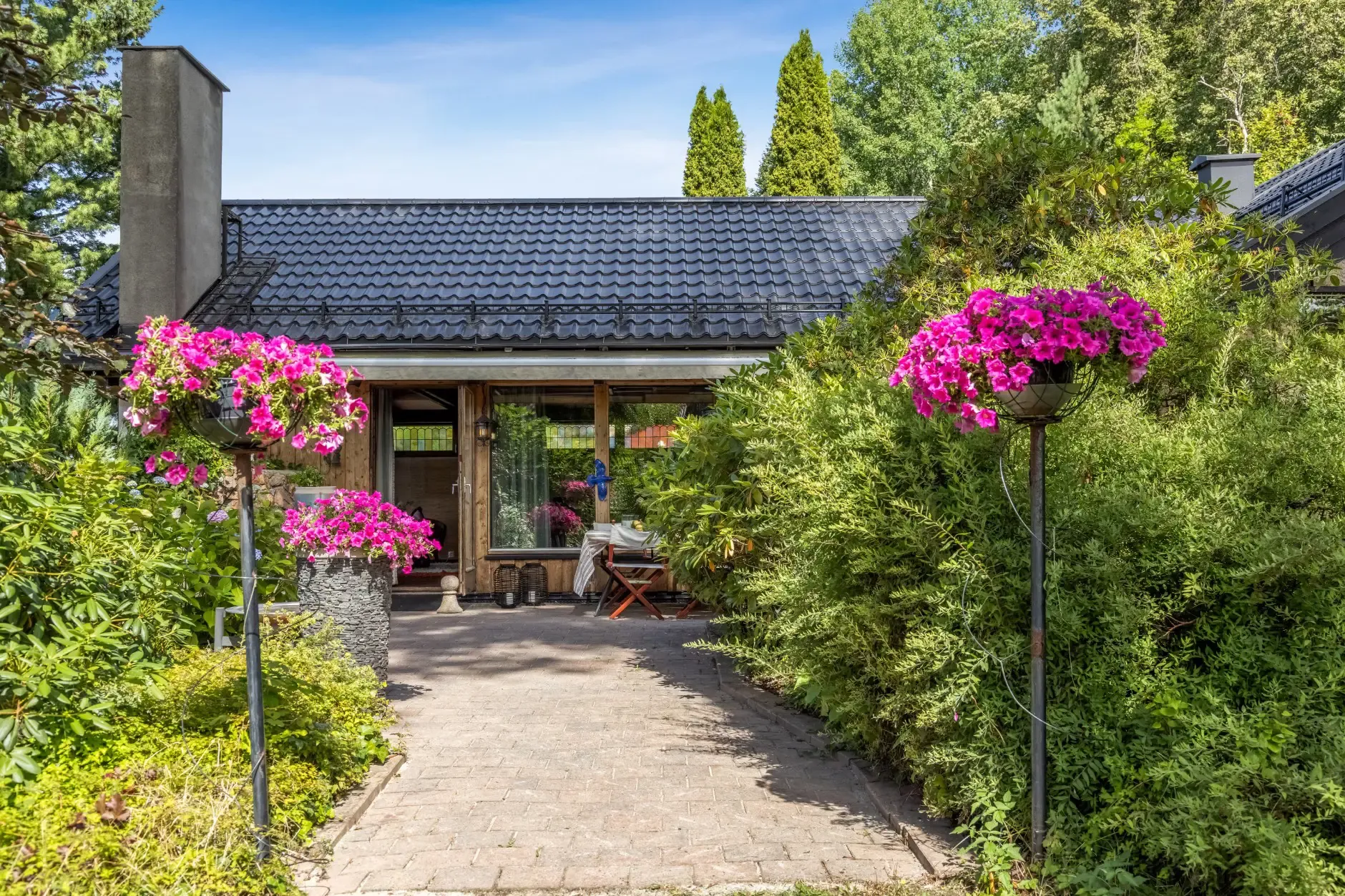 1970s Norwegian Bungalow with Garden and Basement in Lier - View image 9 of 54