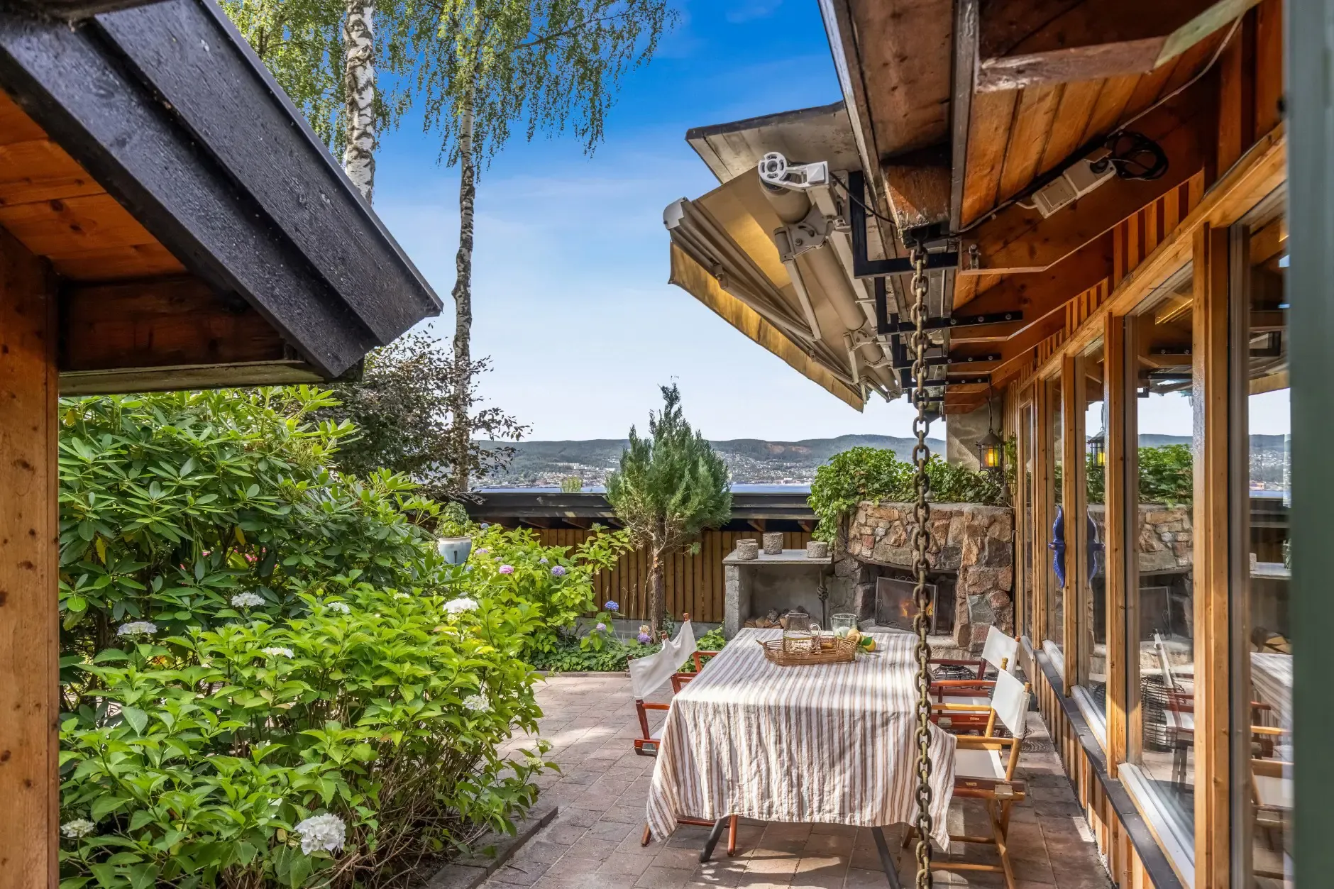 1970s Norwegian Bungalow with Garden and Basement in Lier - View image 11 of 54