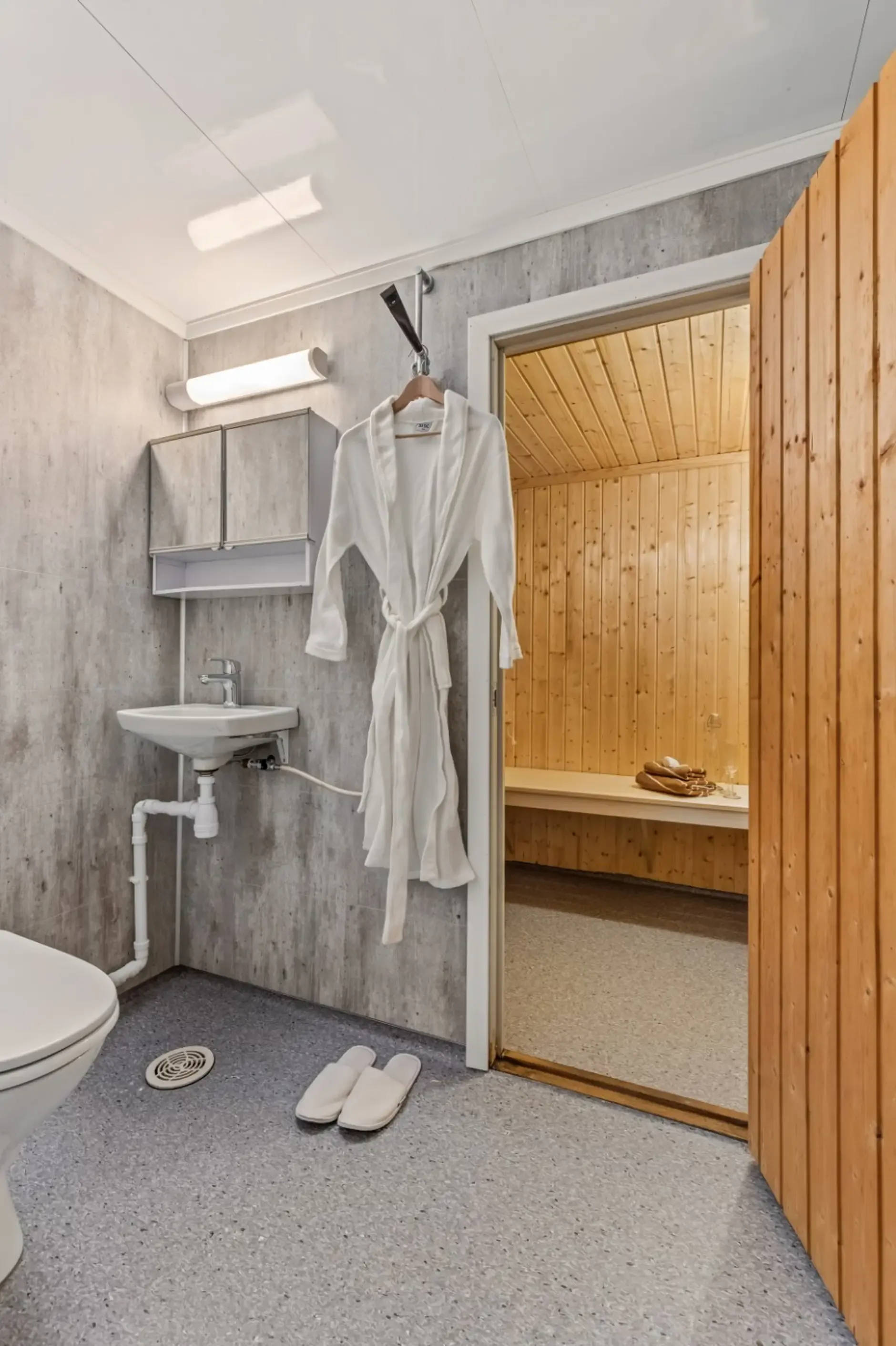 1970s Norwegian Bungalow with Garden and Basement in Lier - View image 39 of 54