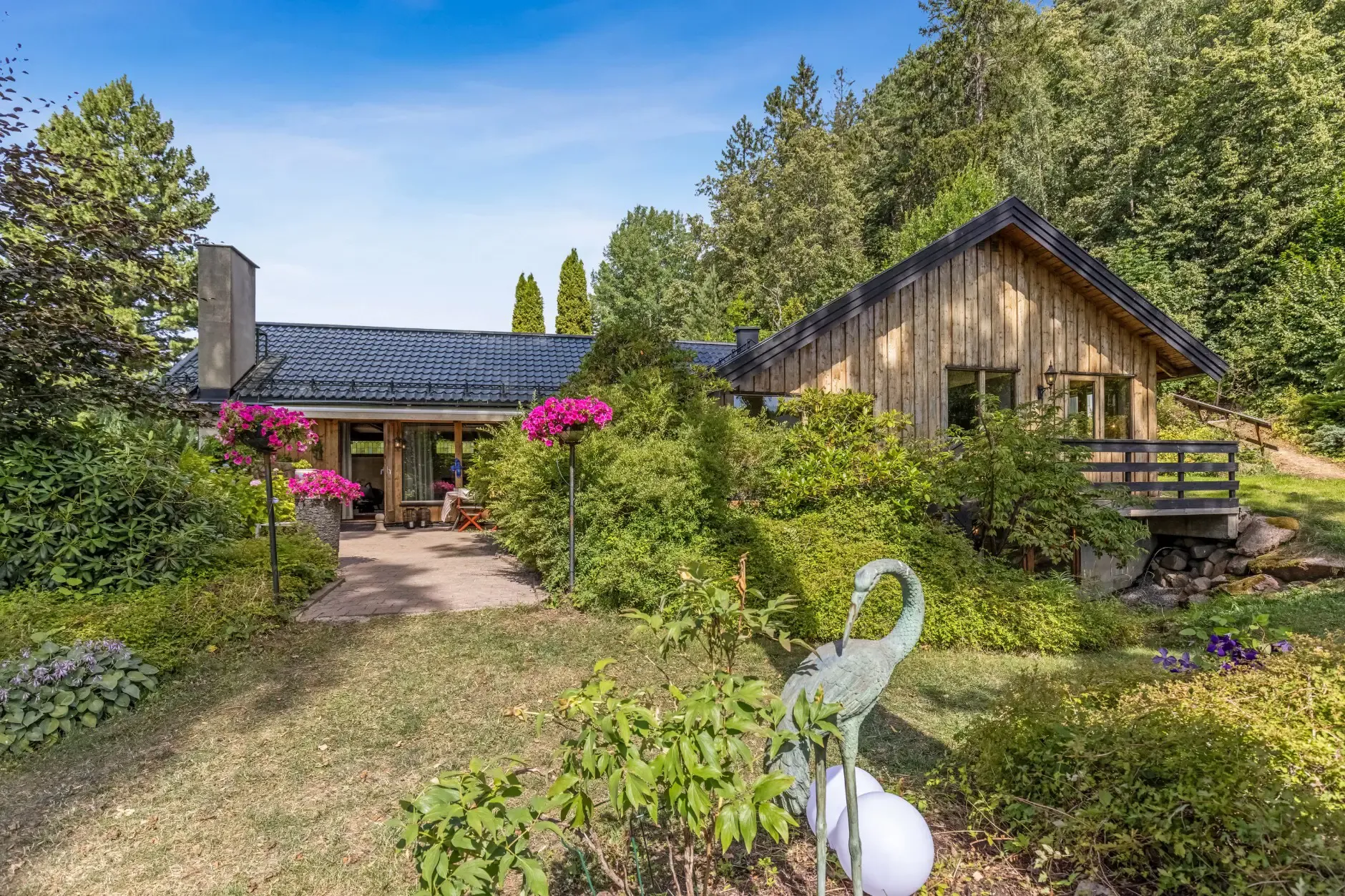 1970s Norwegian Bungalow with Garden and Basement in Lier - View image 44 of 54