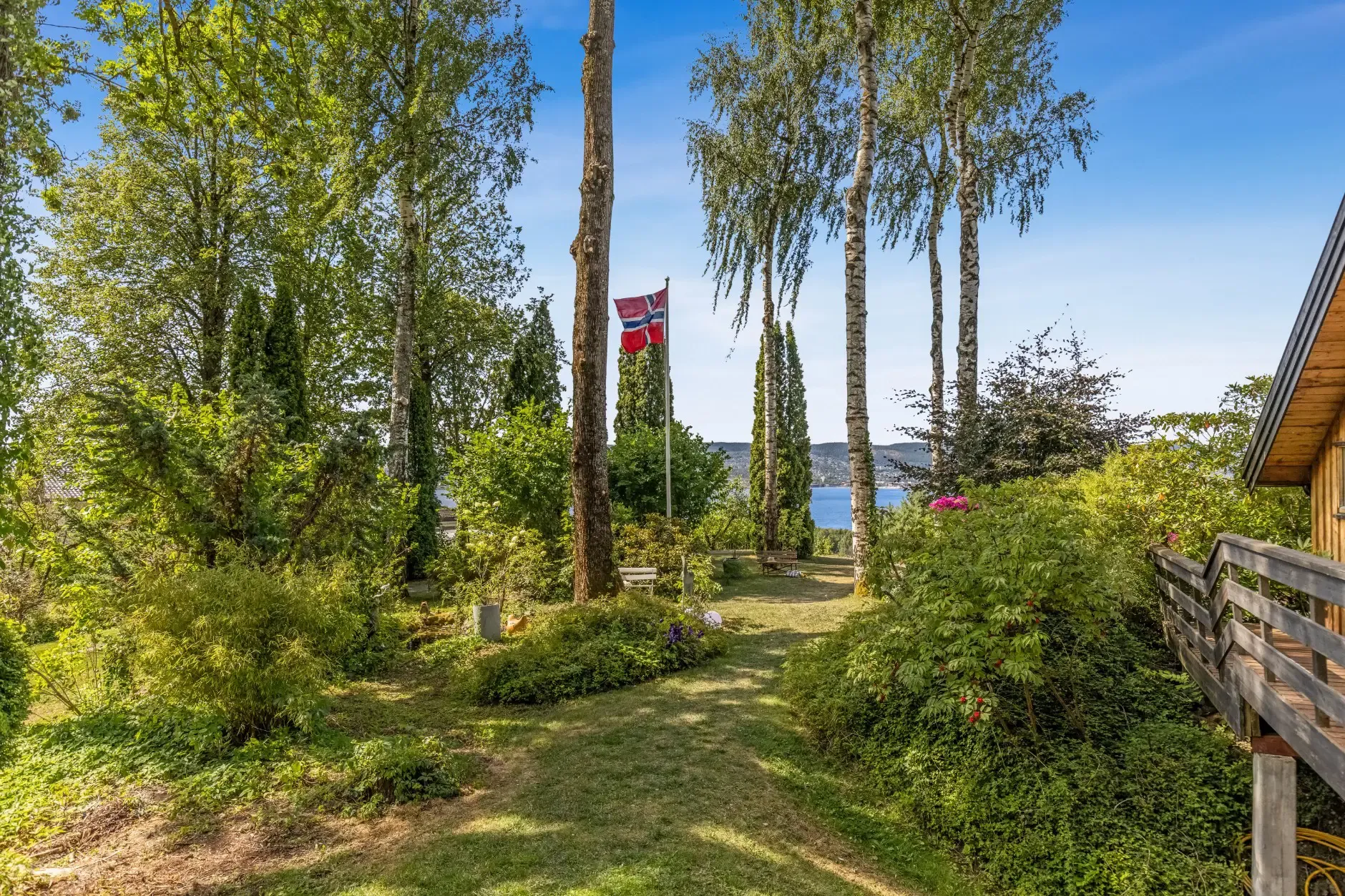 1970s Norwegian Bungalow with Garden and Basement in Lier - View image 48 of 54